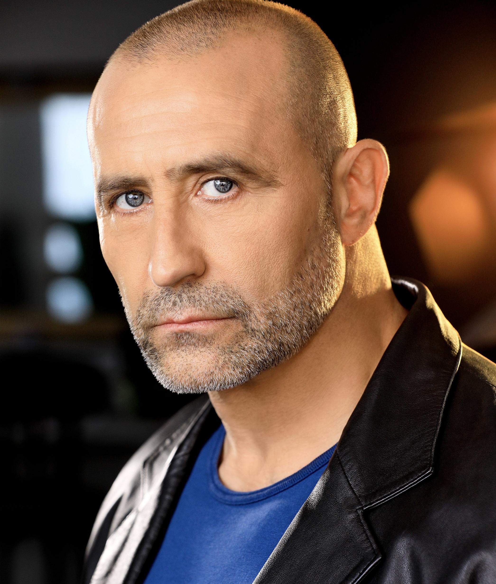 actor Slavi Slavov large photo