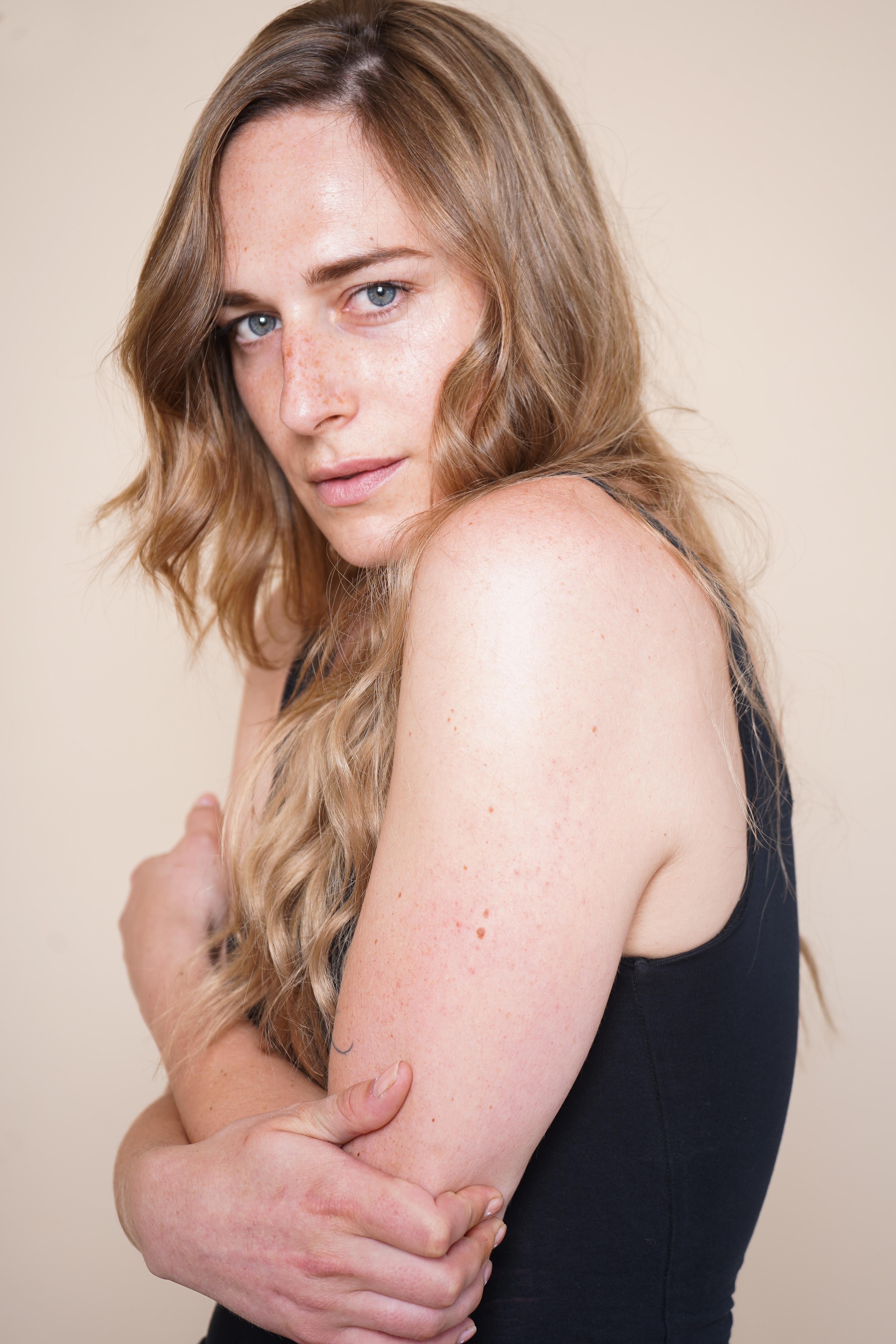 actor Danica Davis large photo