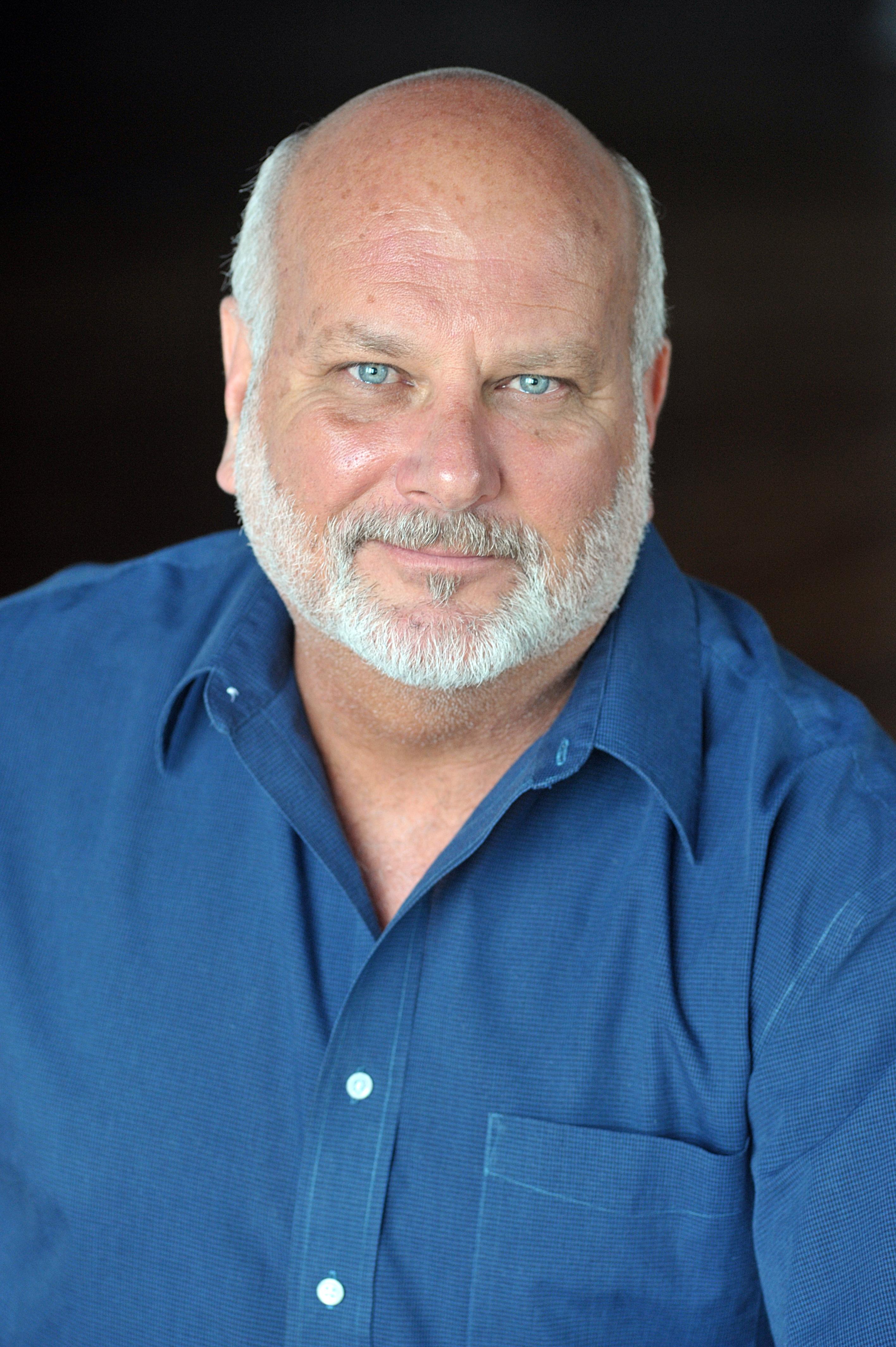 actor Al Hayter large photo