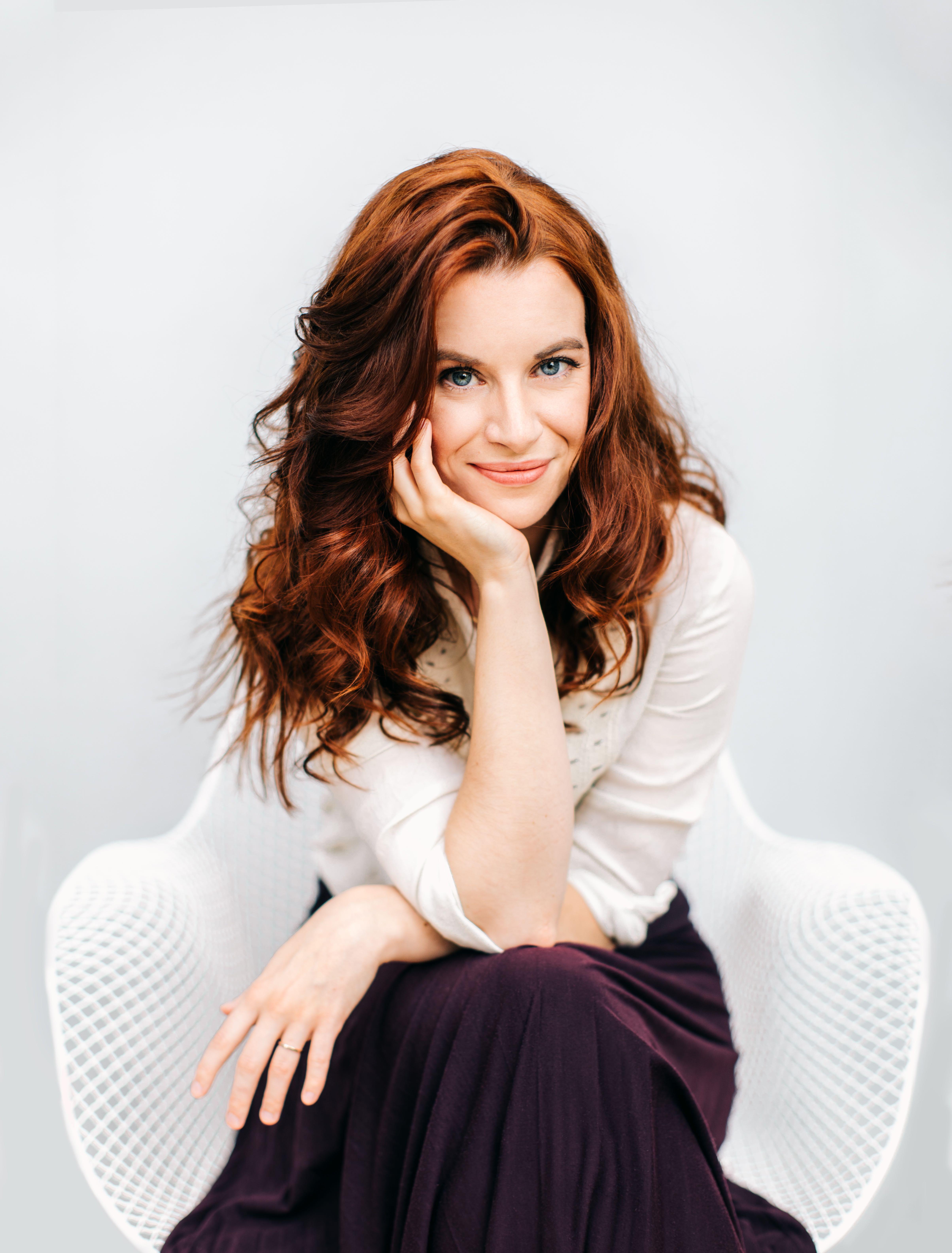 actor Naomi McDougall Jones large photo