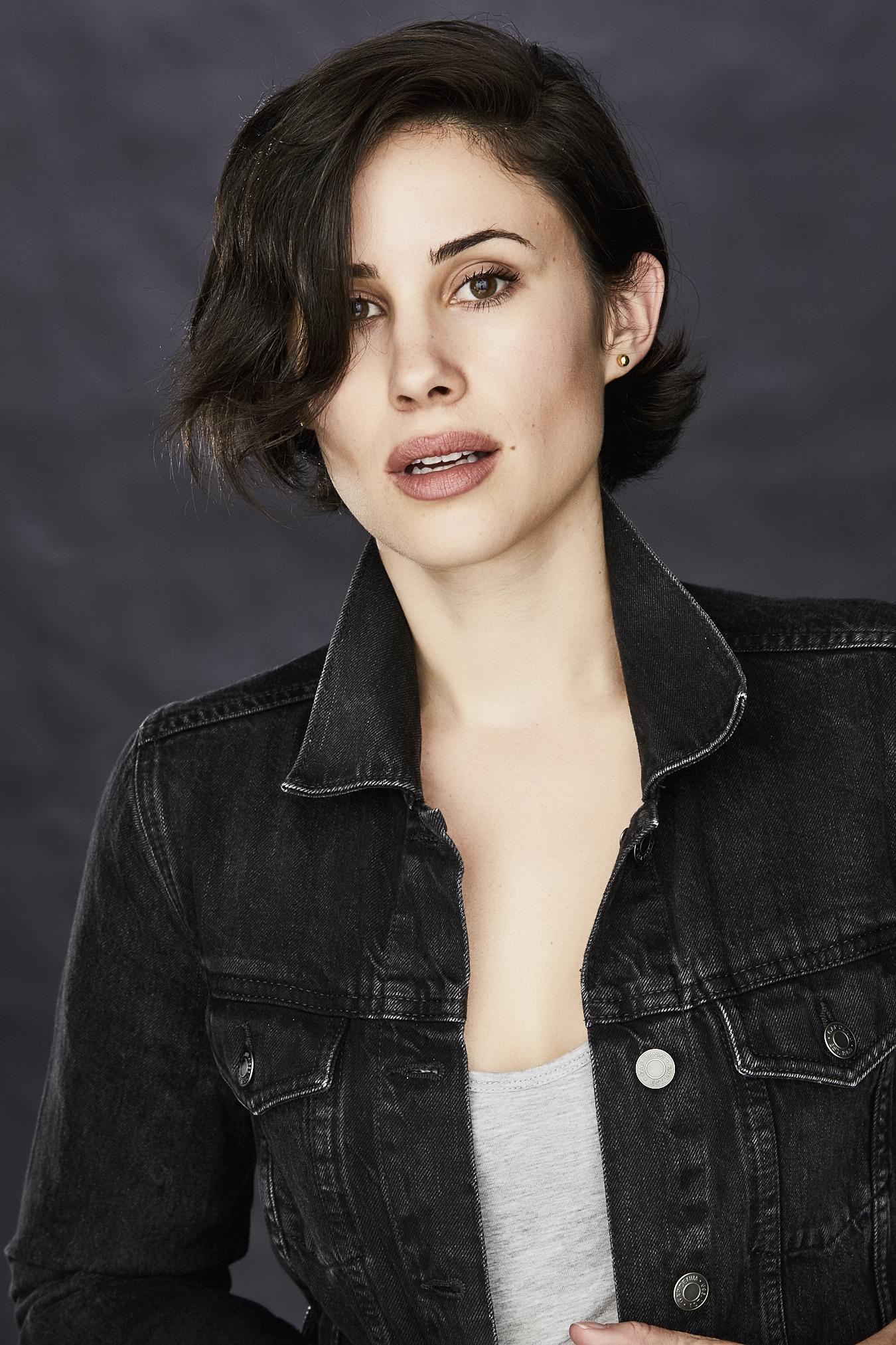 actor Camille Balsamo large photo