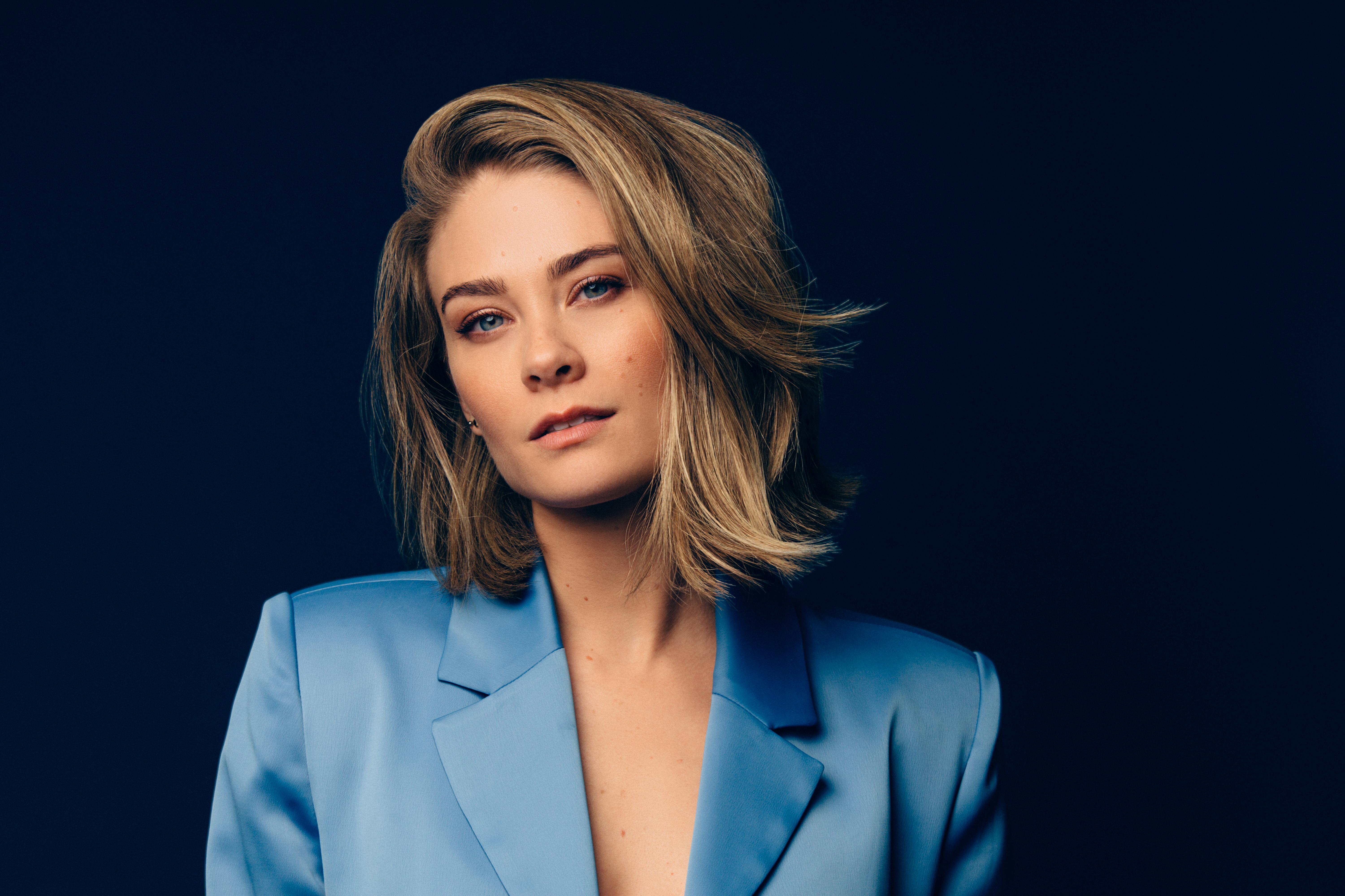 actor Kim Matula large photo