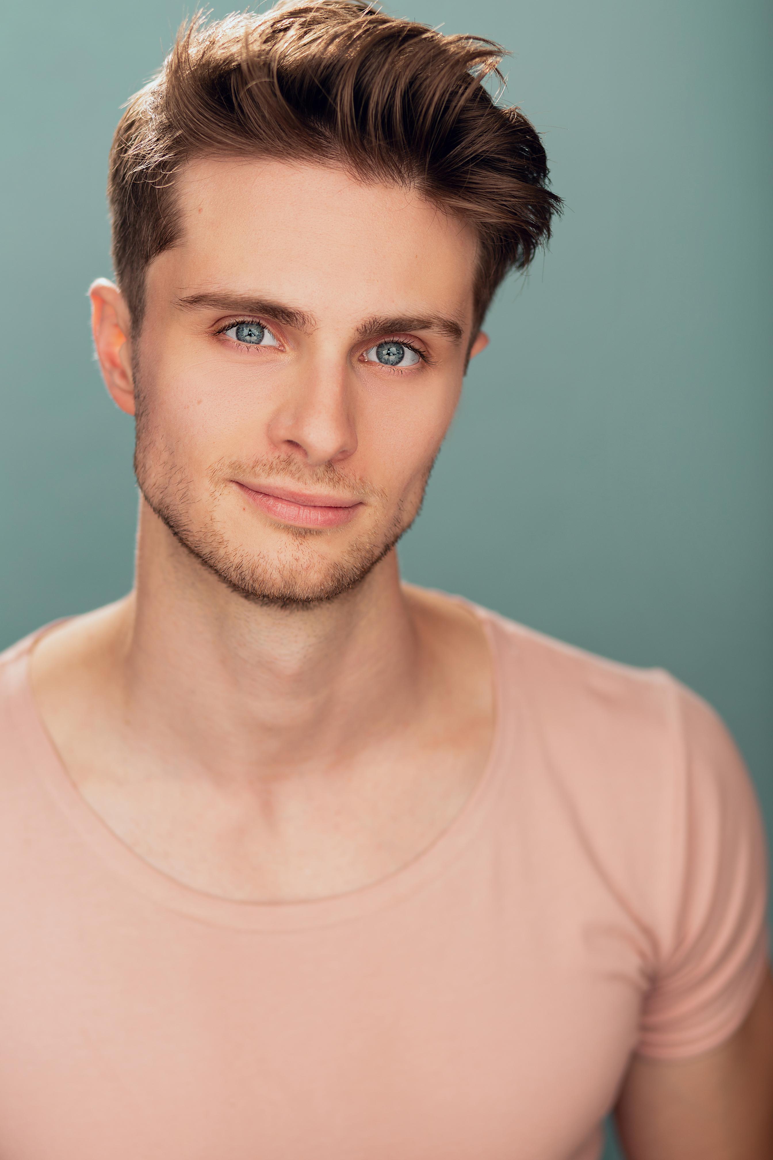 actor Alec Nevin large photo