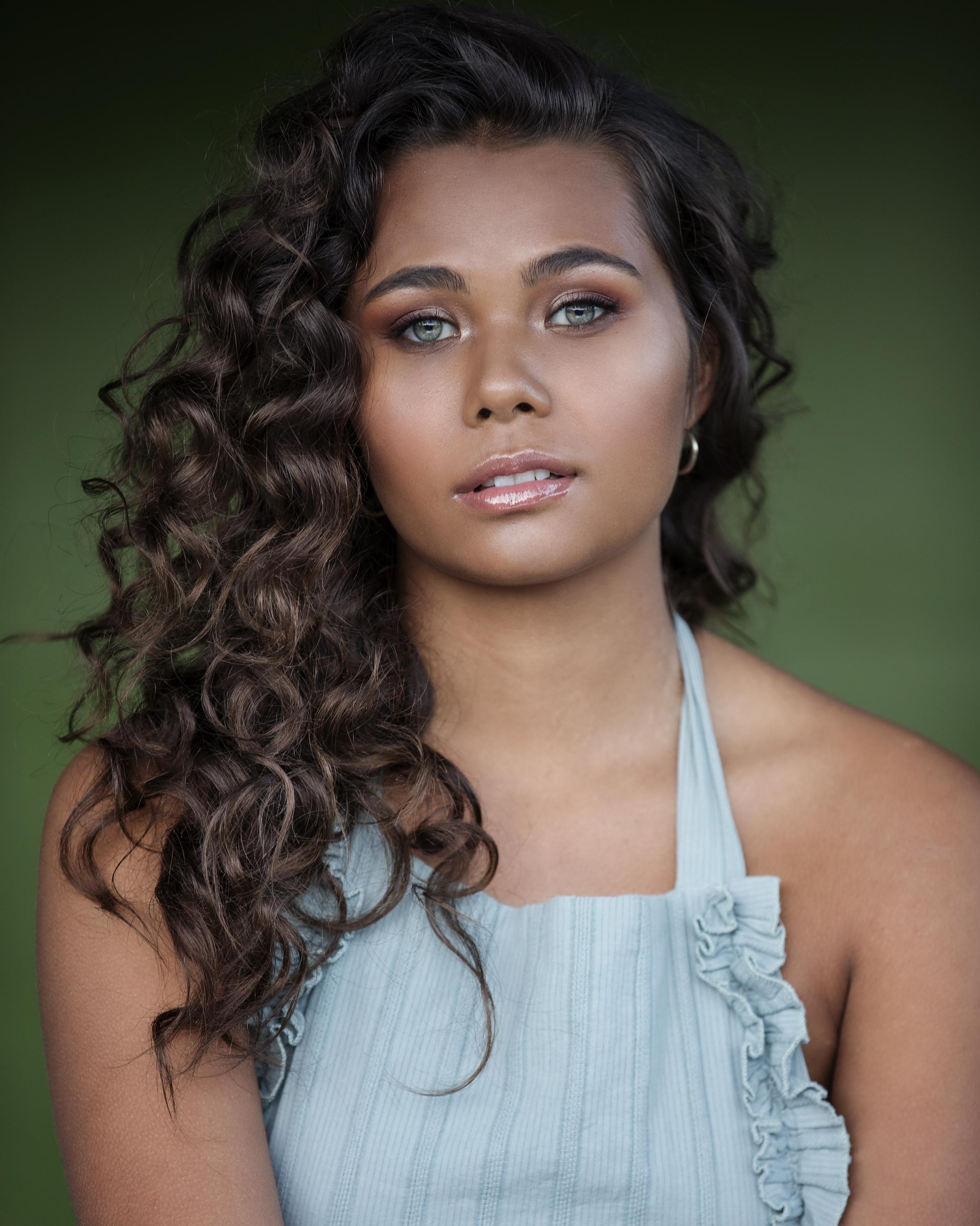 actor Yasmin Honeychurch large photo