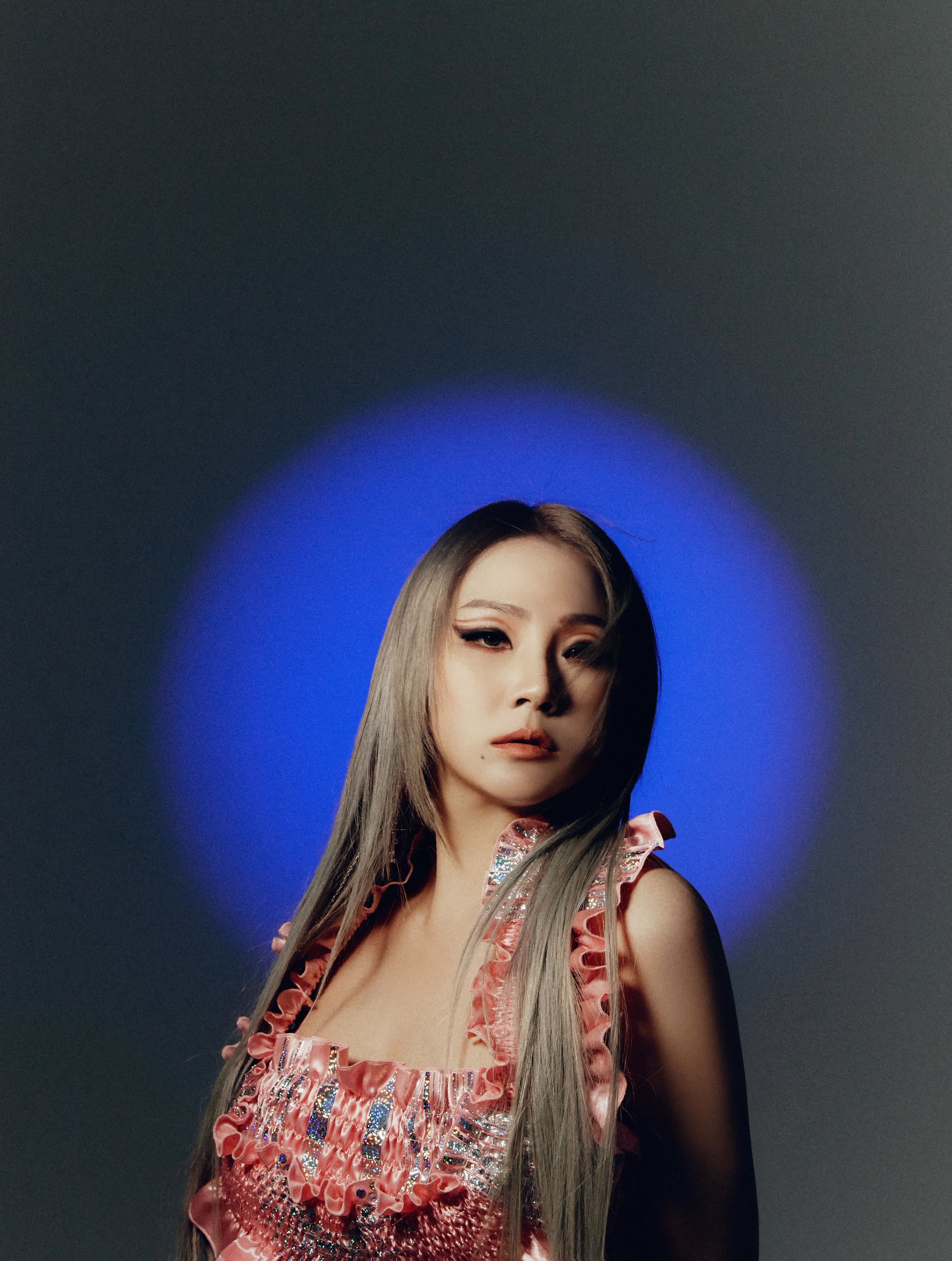 actor Chae-rin Lee large photo