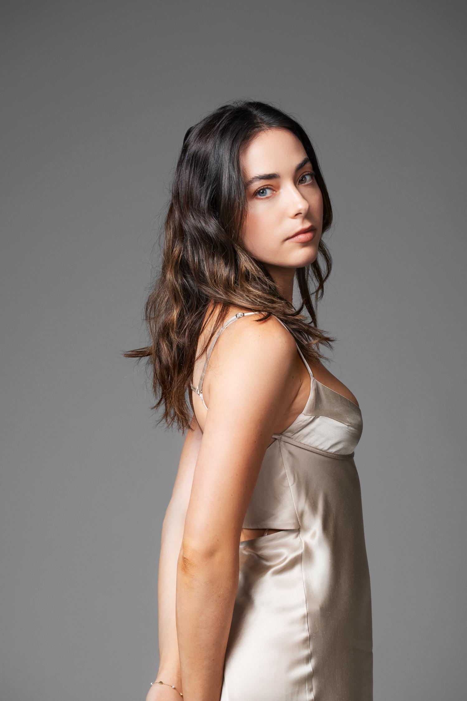 actor Mariel Molino large photo