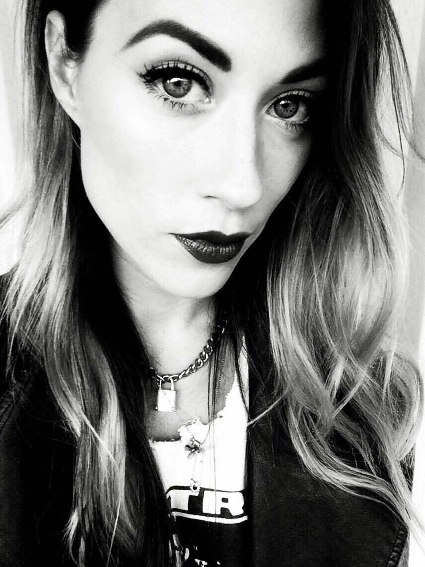 actor Danielle Donahue large photo