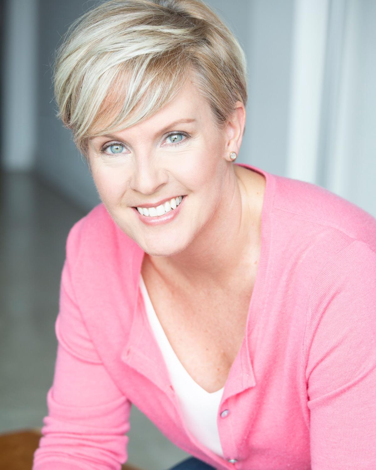 actor Jennifer Baker large photo