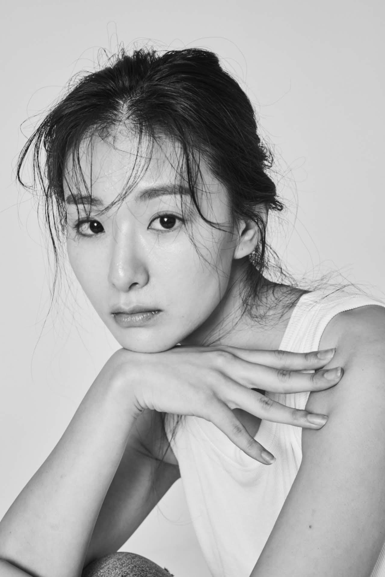 actor Hyunri large photo