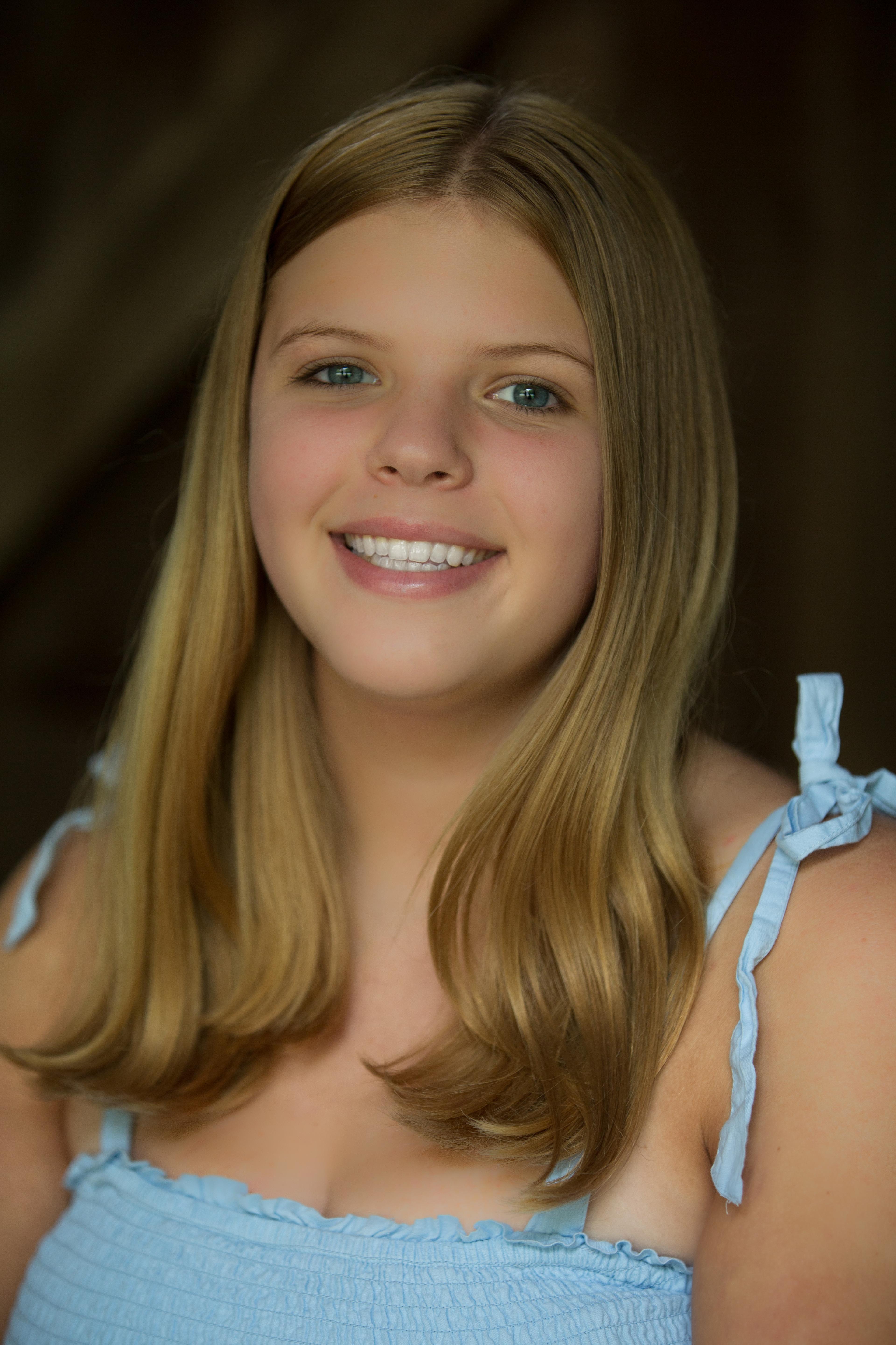 actor Allison Mullaney large photo