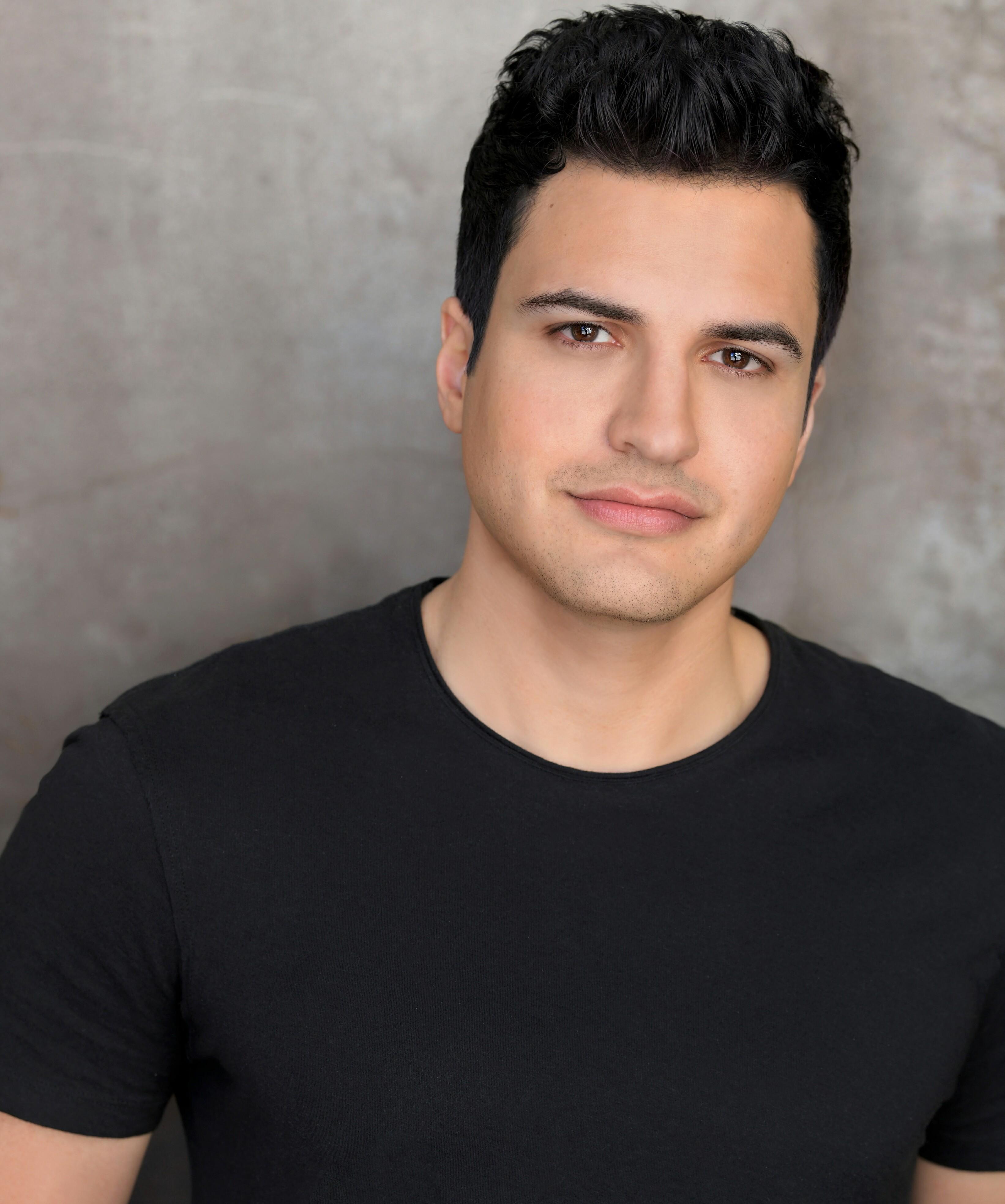 actor Dan Hunter large photo