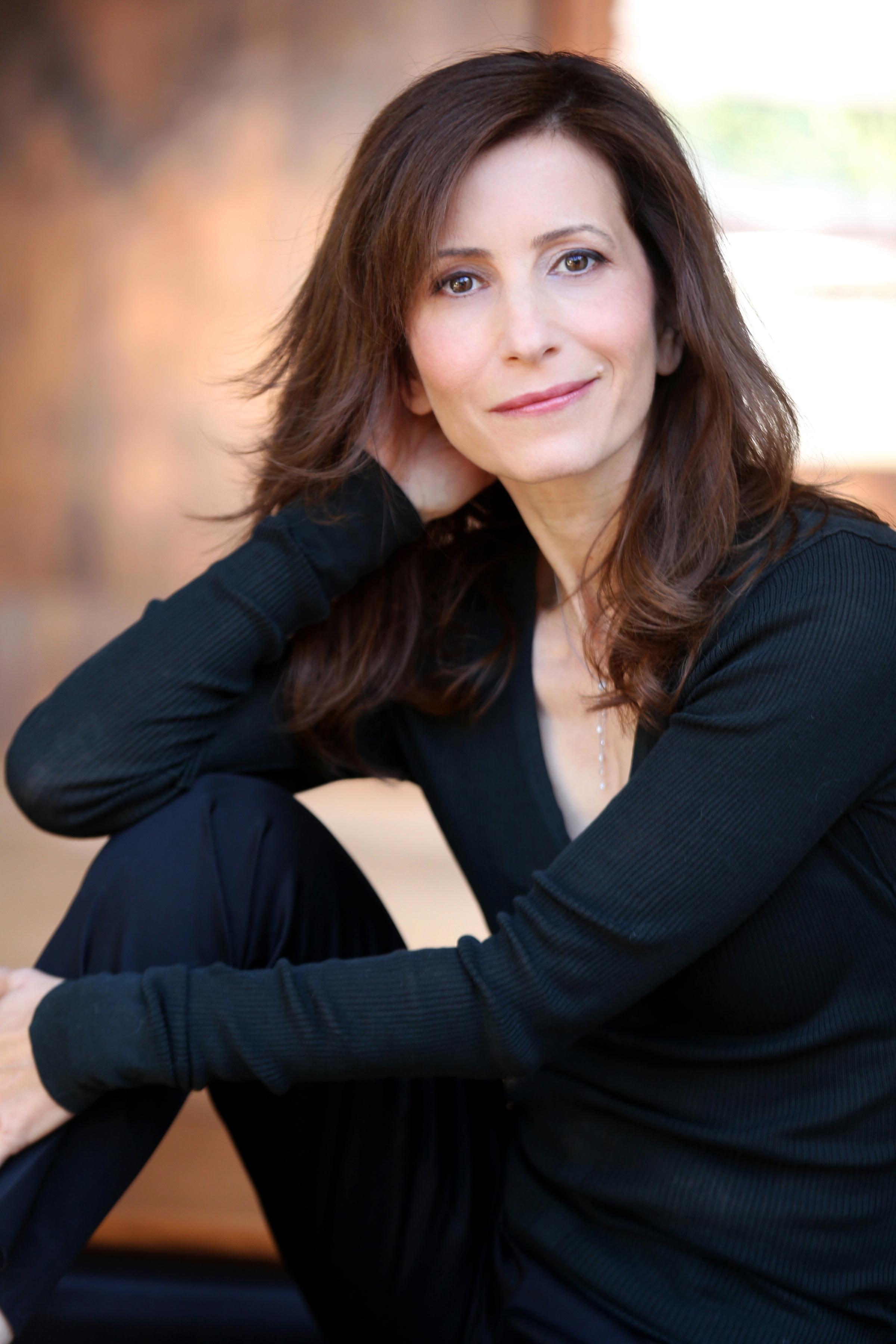 actor Kristina Dubin large photo