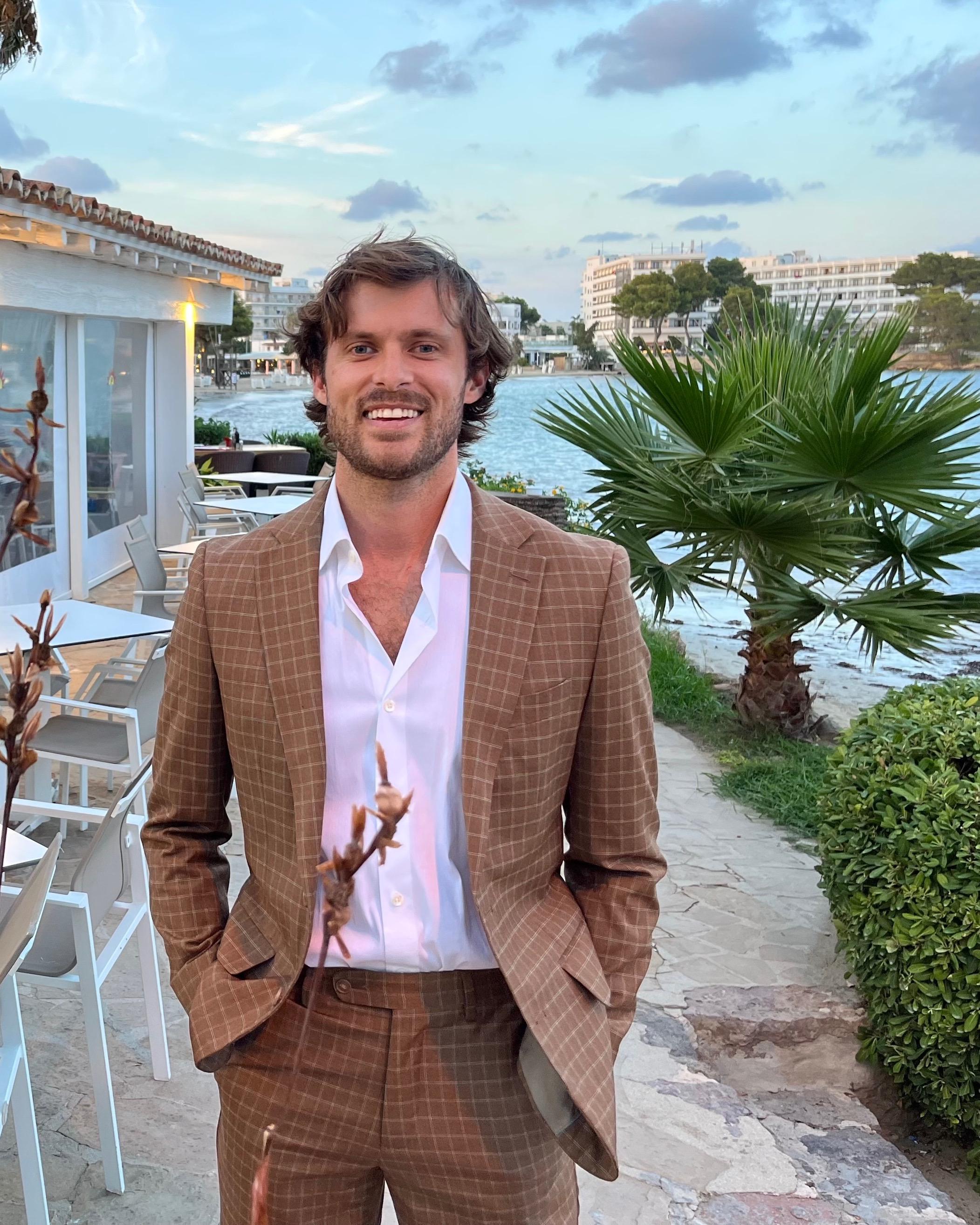 actor Joel Hogan large photo