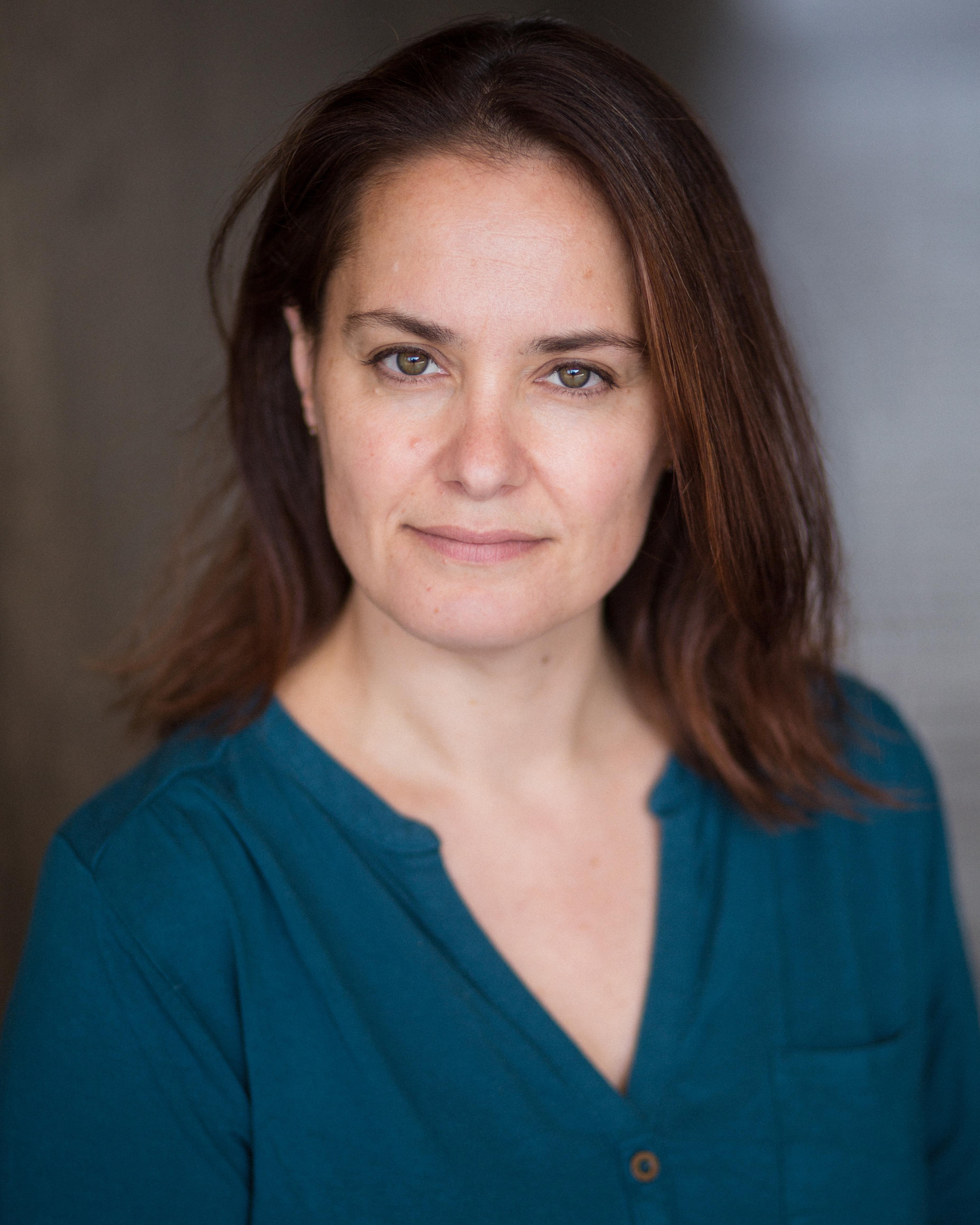 actor Caroline Short large photo