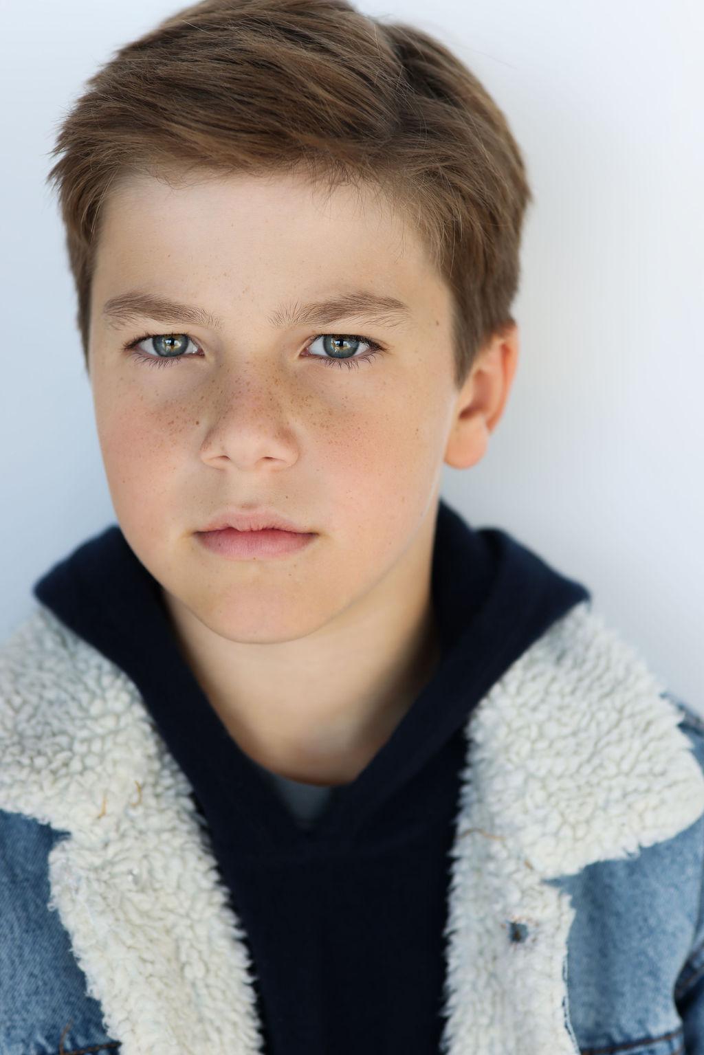 actor Charlie Reitzas large photo