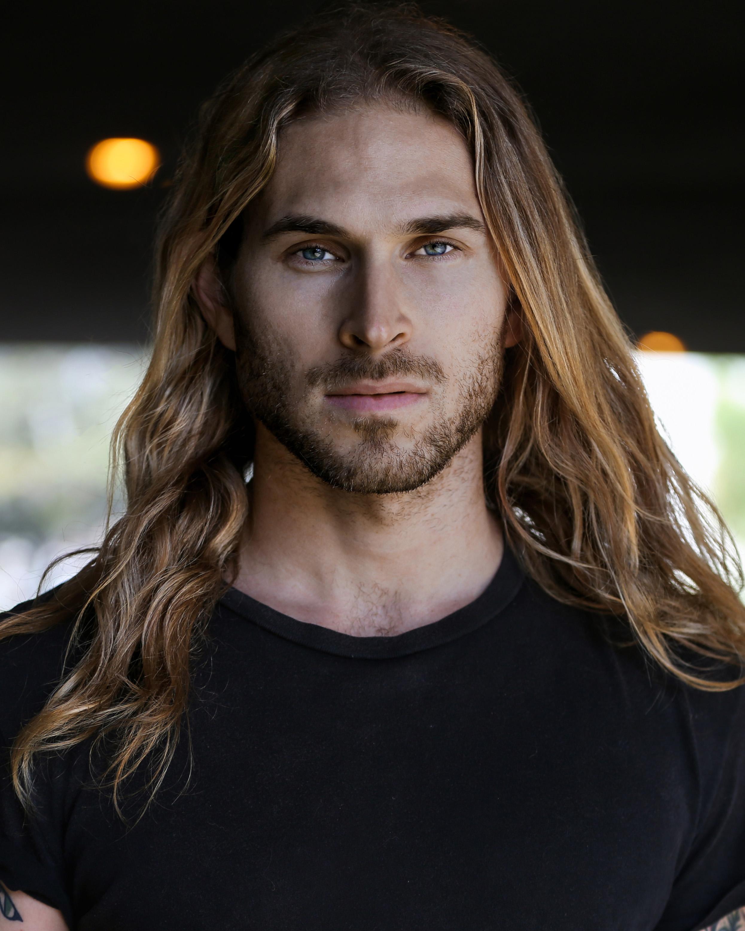 actor Bryan McGowan large photo