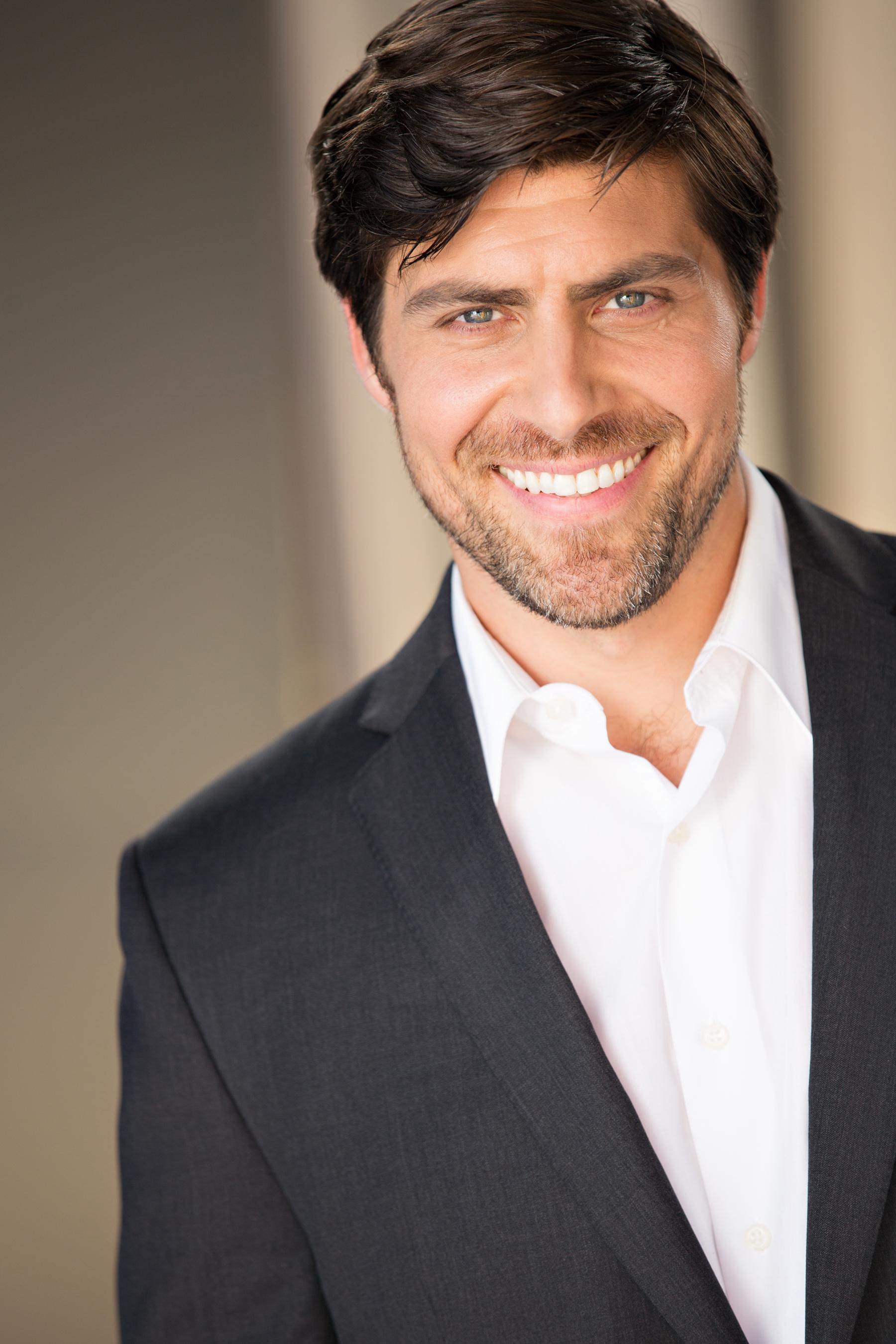 actor Paul Haitkin large photo