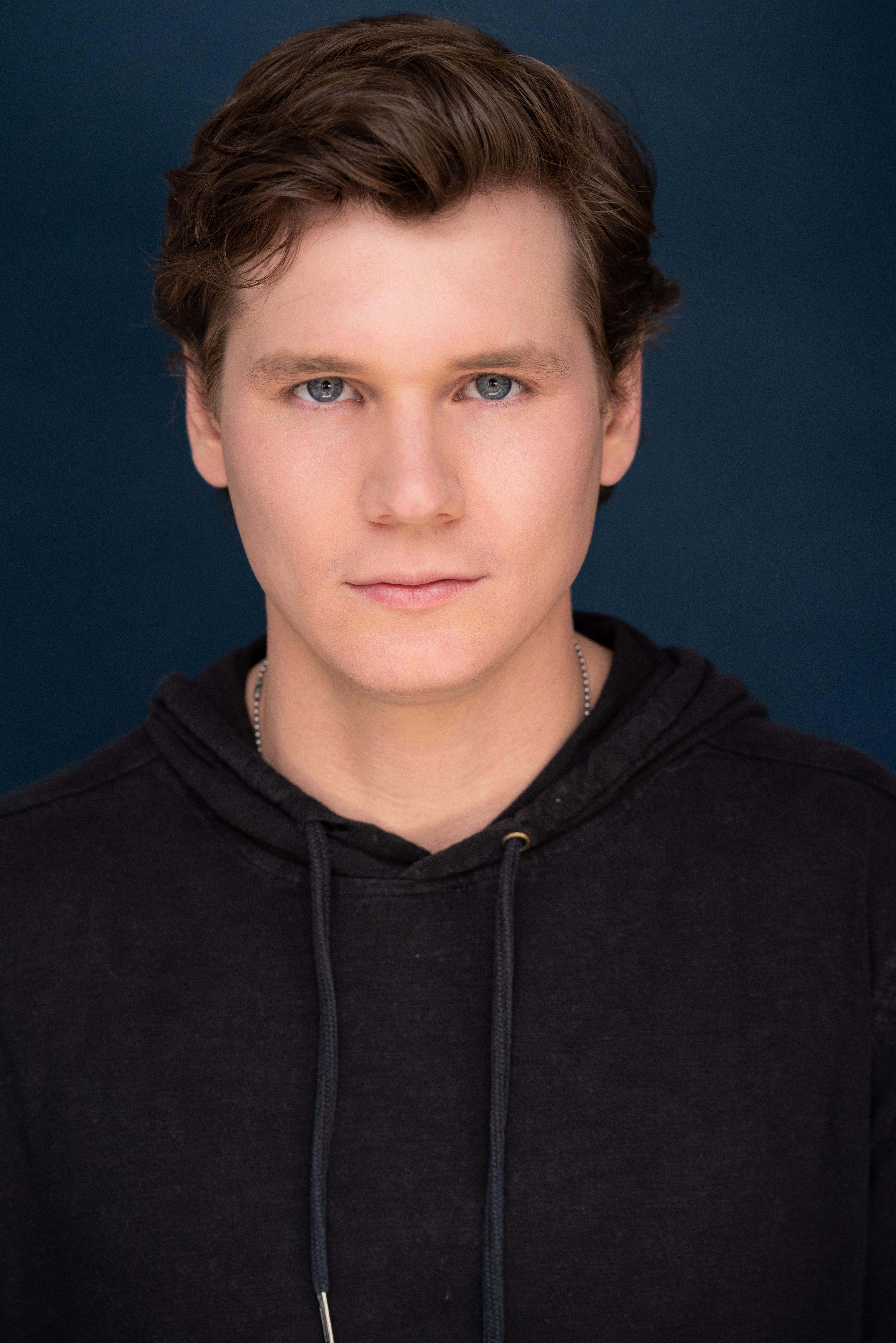 actor Luke Shelton large photo