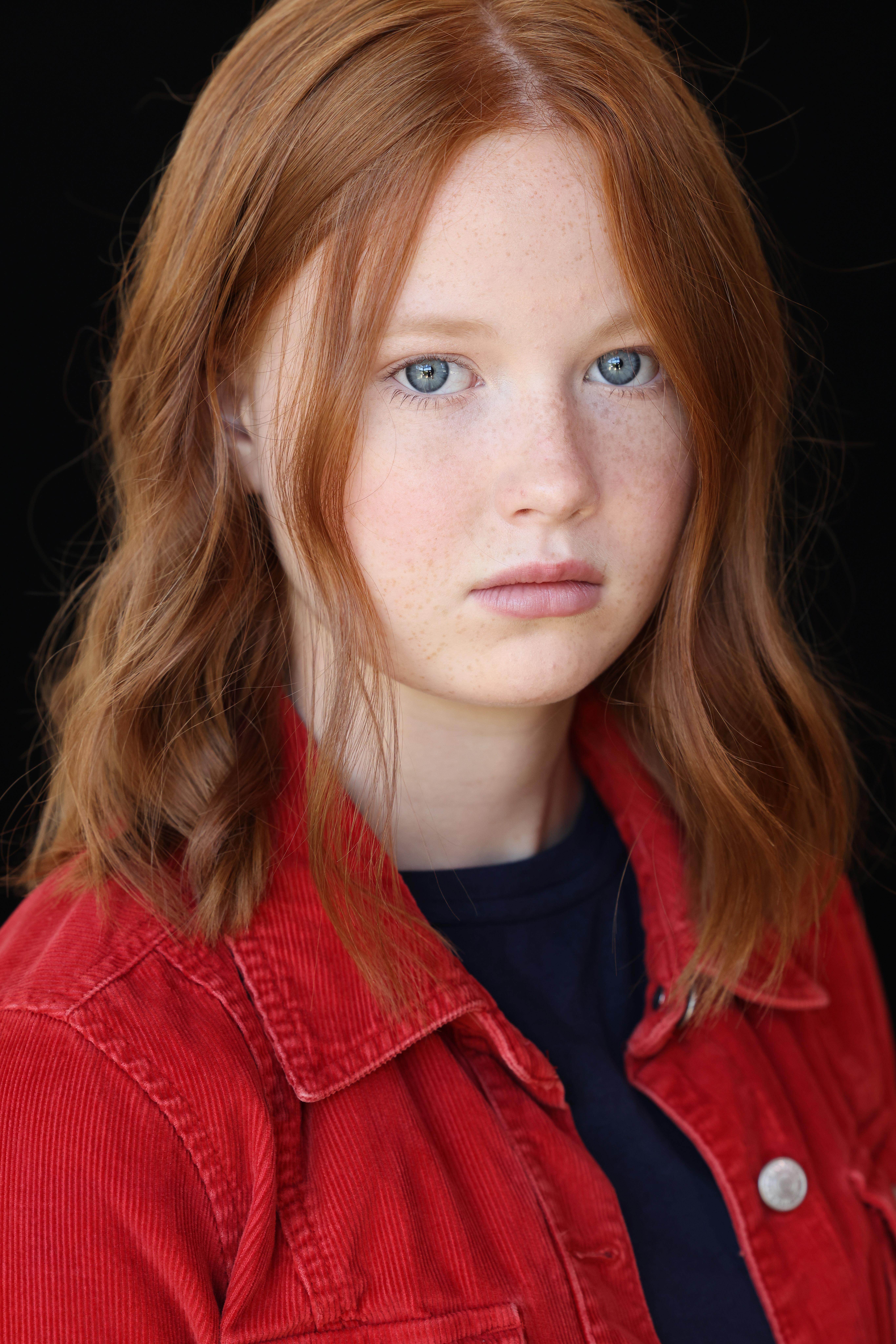 actor Echo Campbell large photo