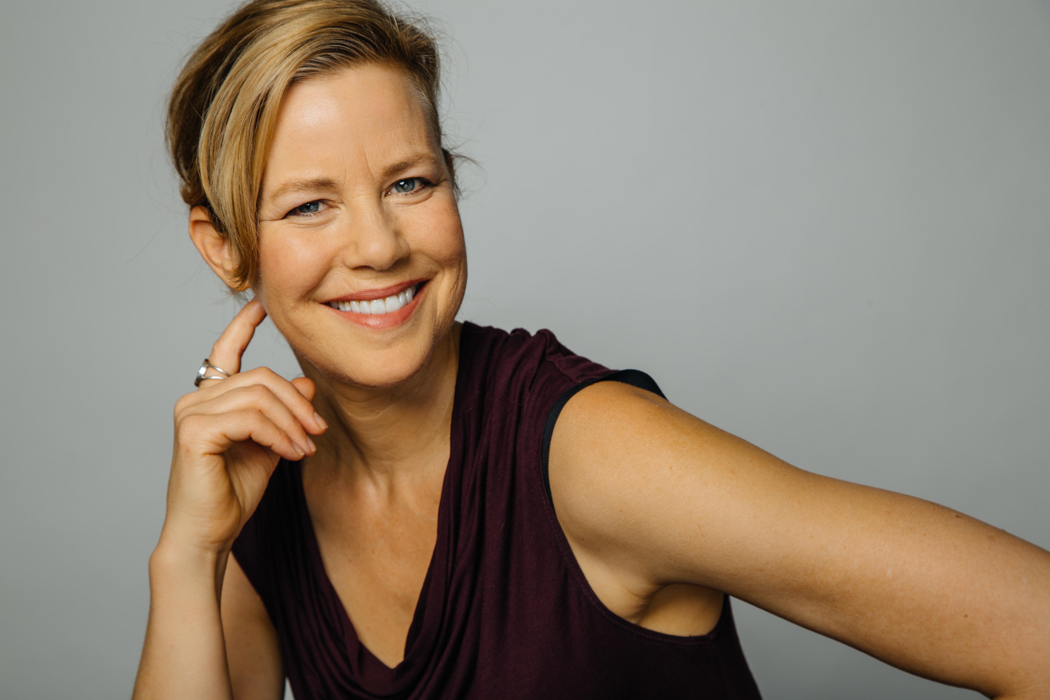 actor Valerie Dillman large photo