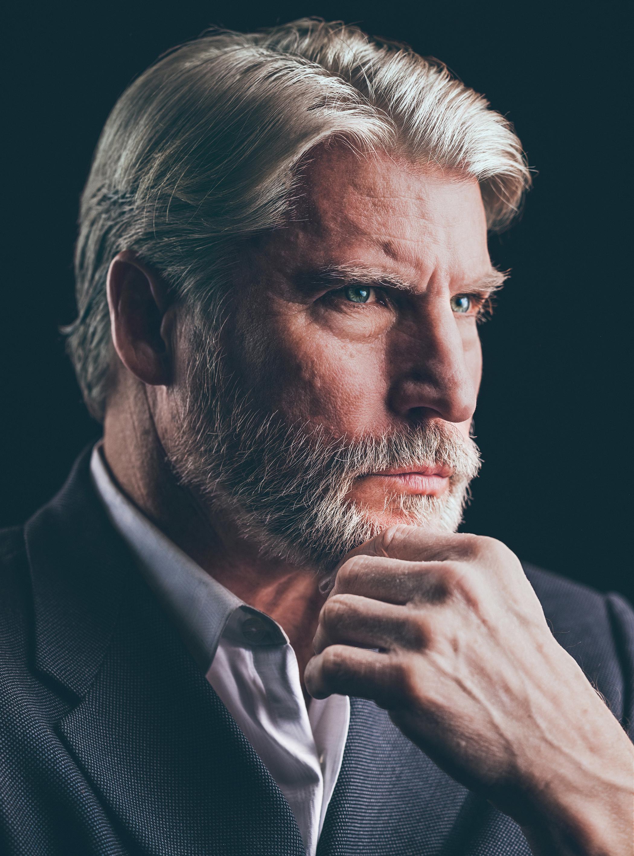 actor Eric Parkinson large photo