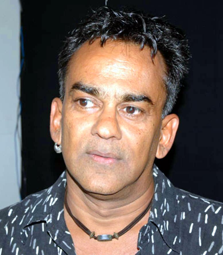 actor Remo Fernandes large photo