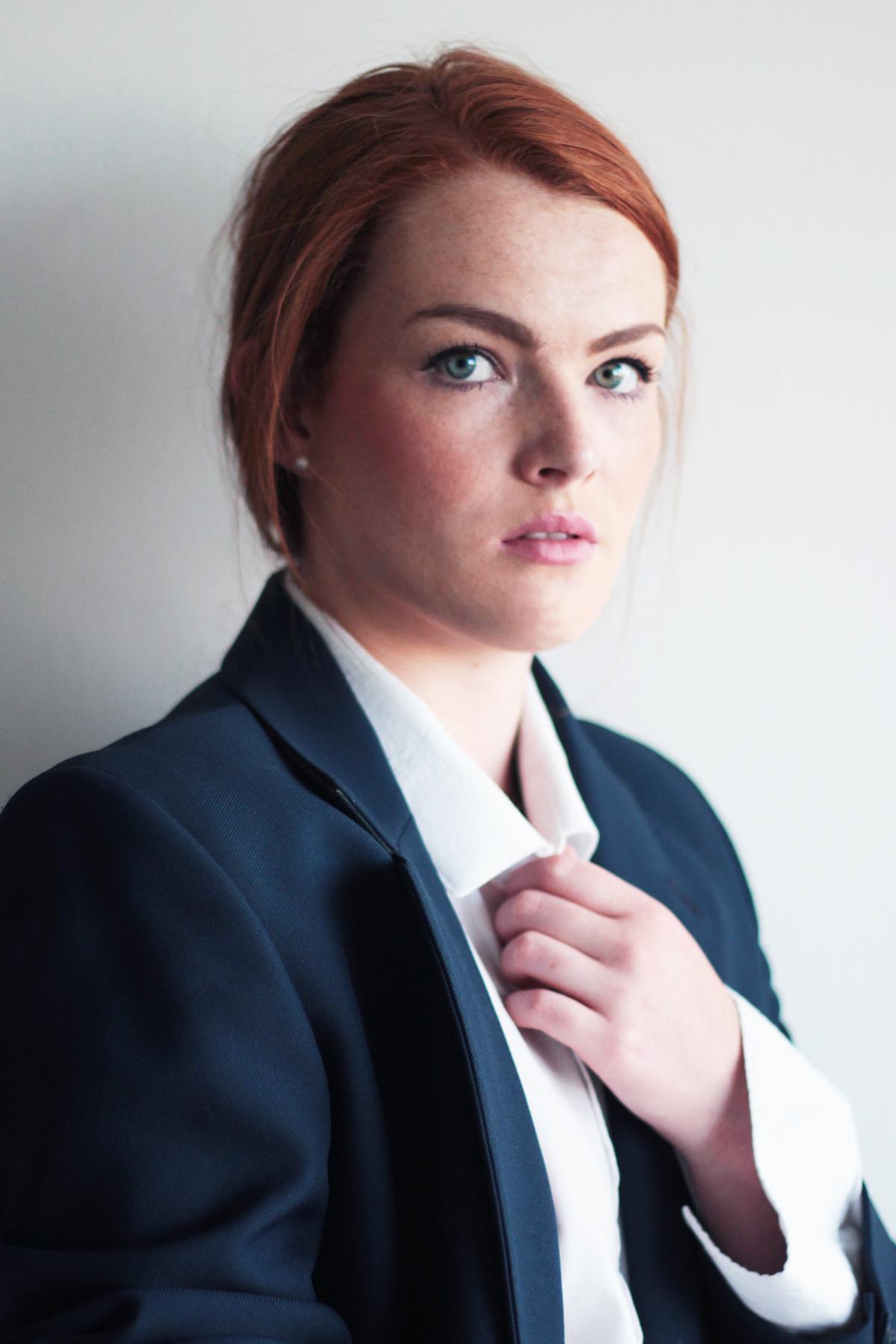 actor Liv Collins large photo