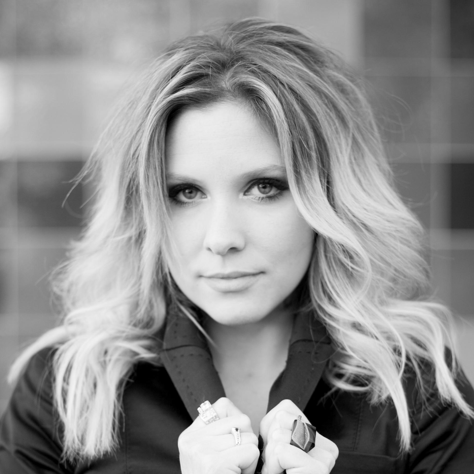 actor Ashley Compton large photo