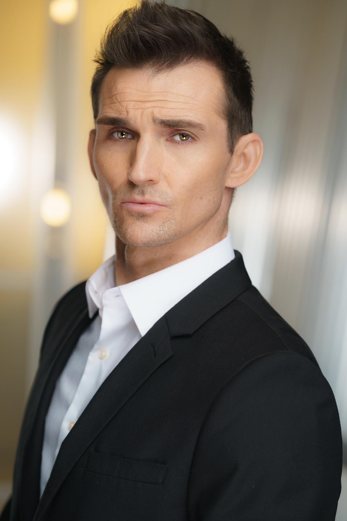 actor Christopher Ross Martin large photo