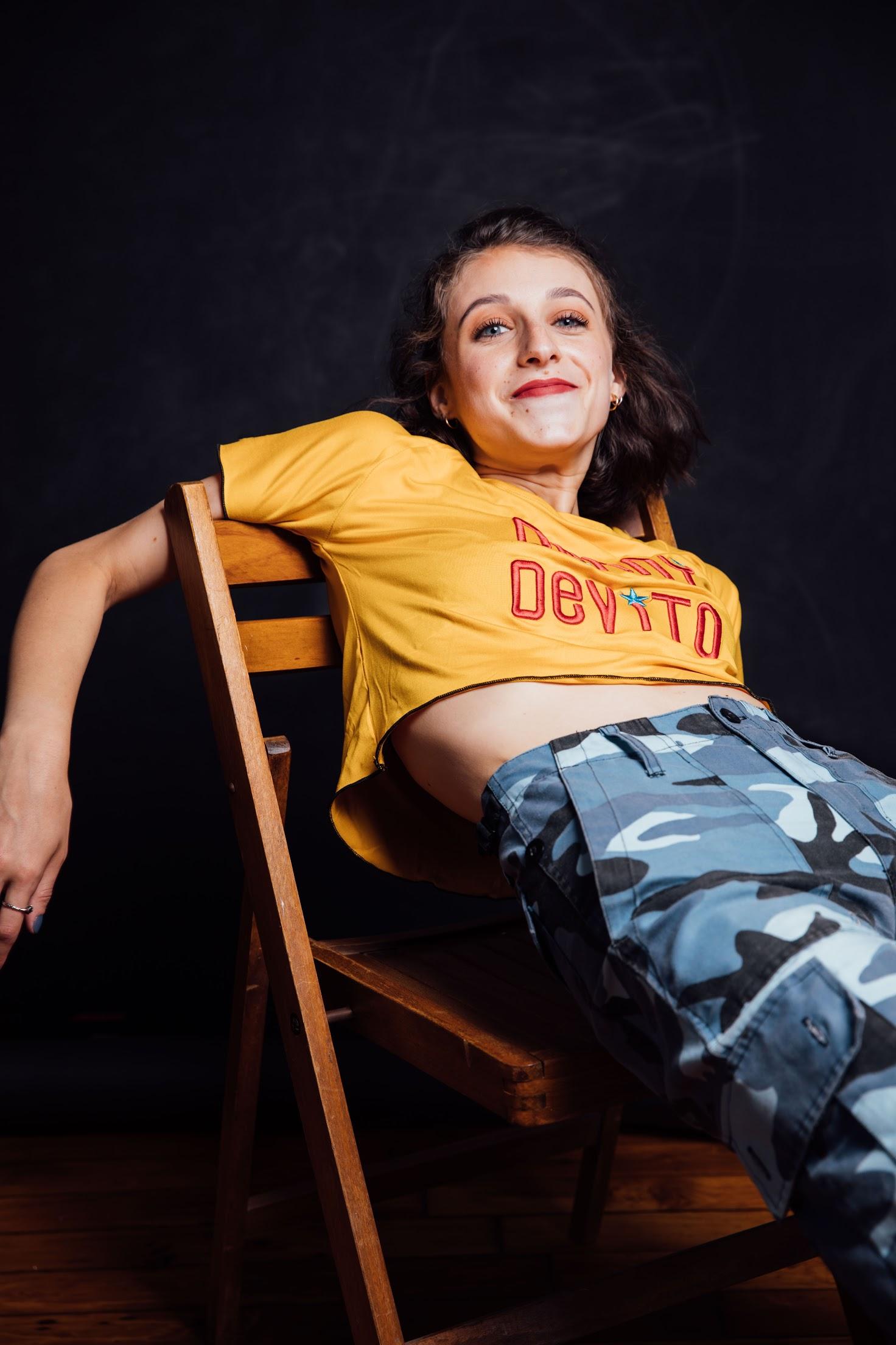 actor Jessie Gill large photo