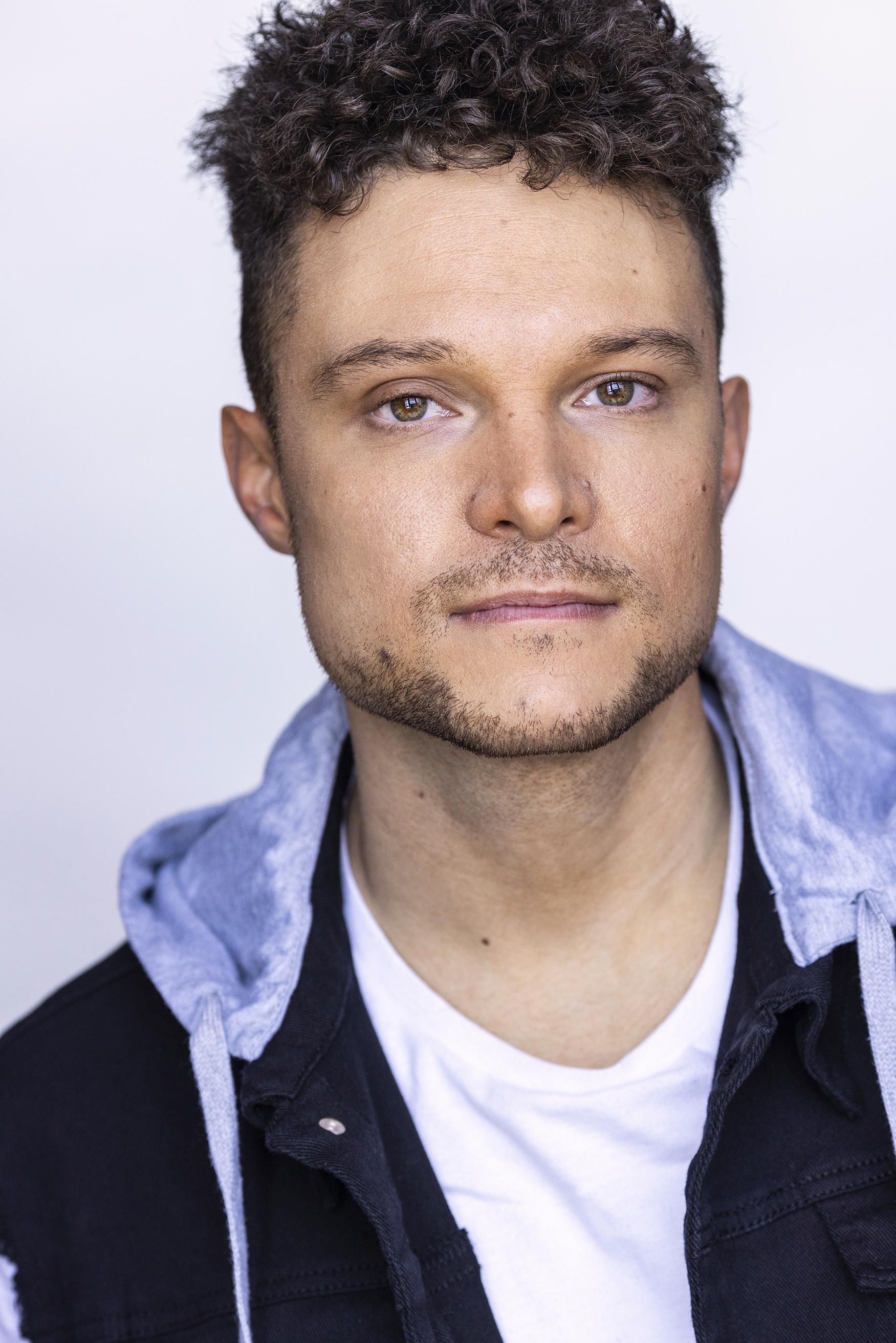 actor Roberto Jay large photo