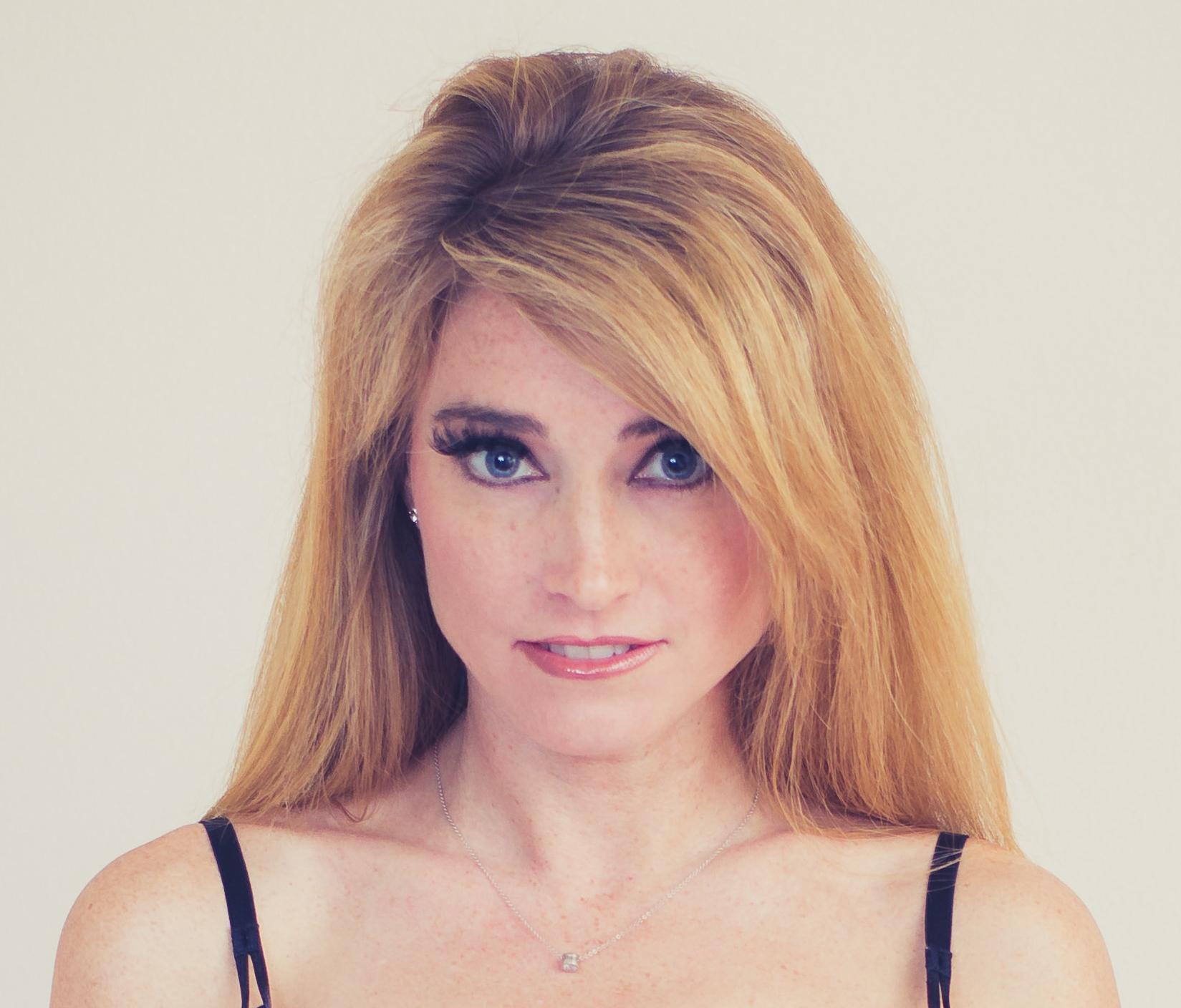 actor Steffie Grote large photo