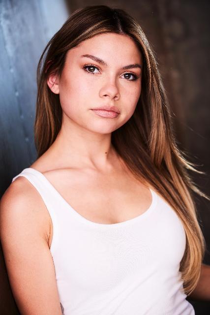 actor Bella Shepard large photo