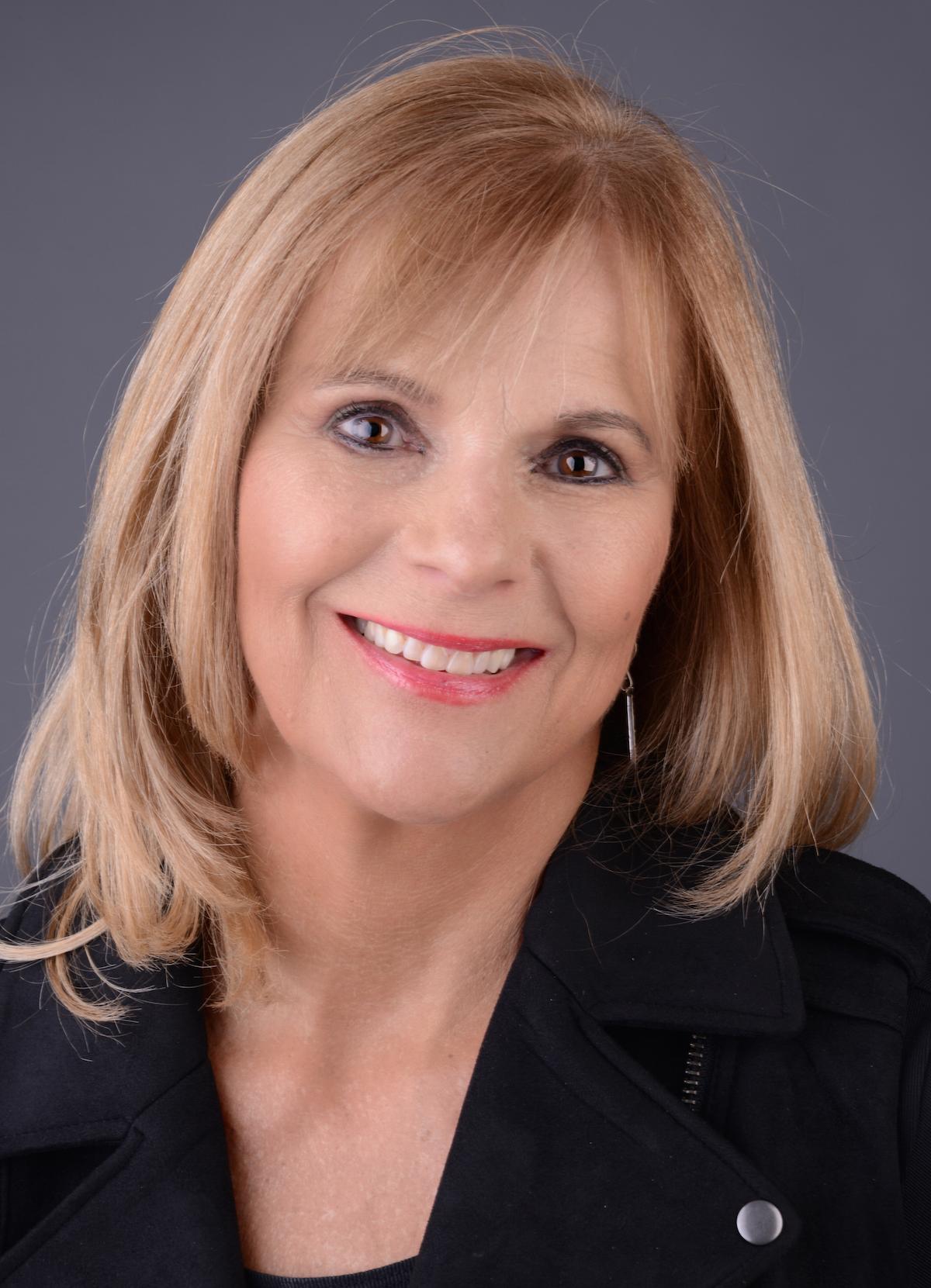 actor Janet Pound large photo