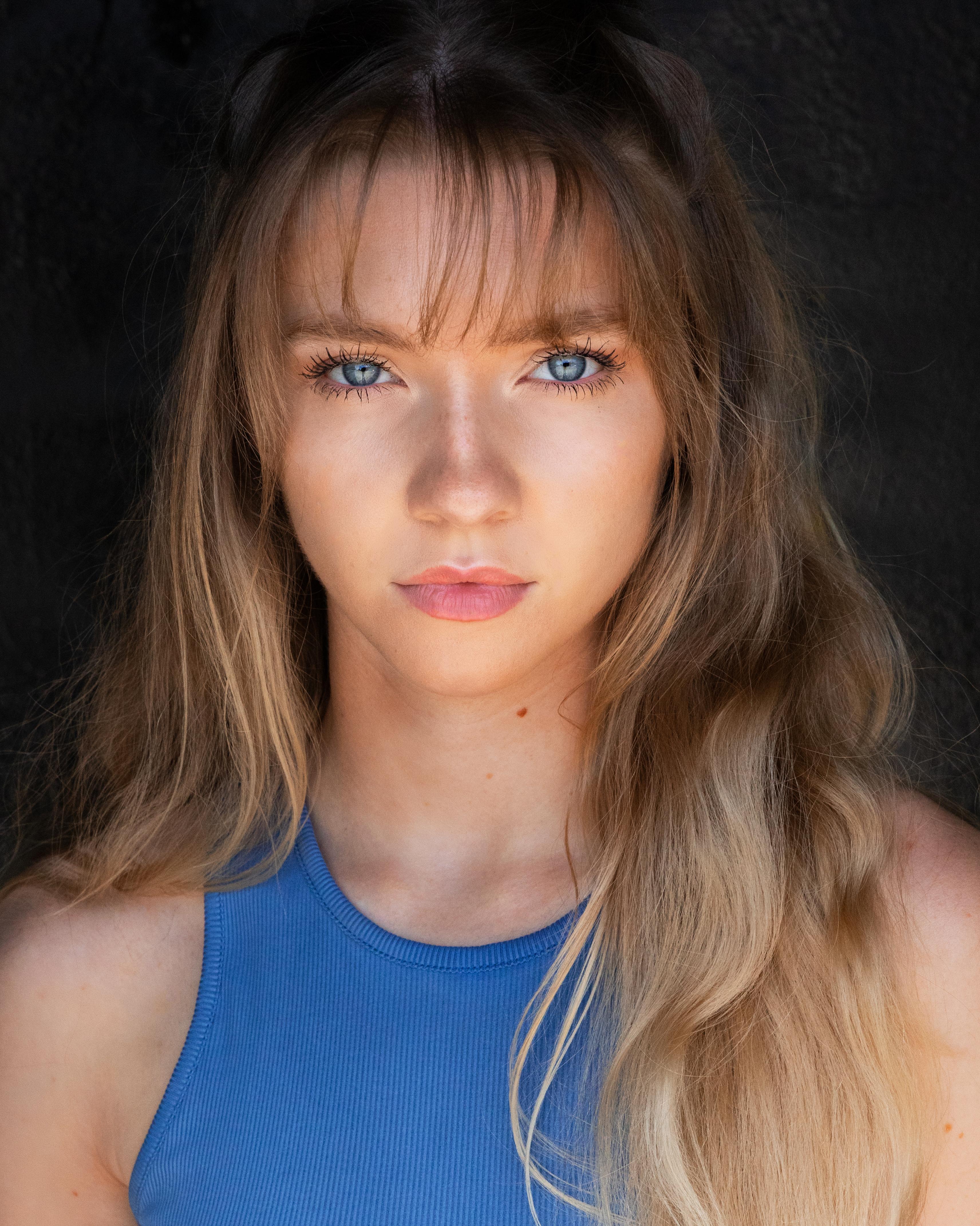 actor Elise Luthman large photo