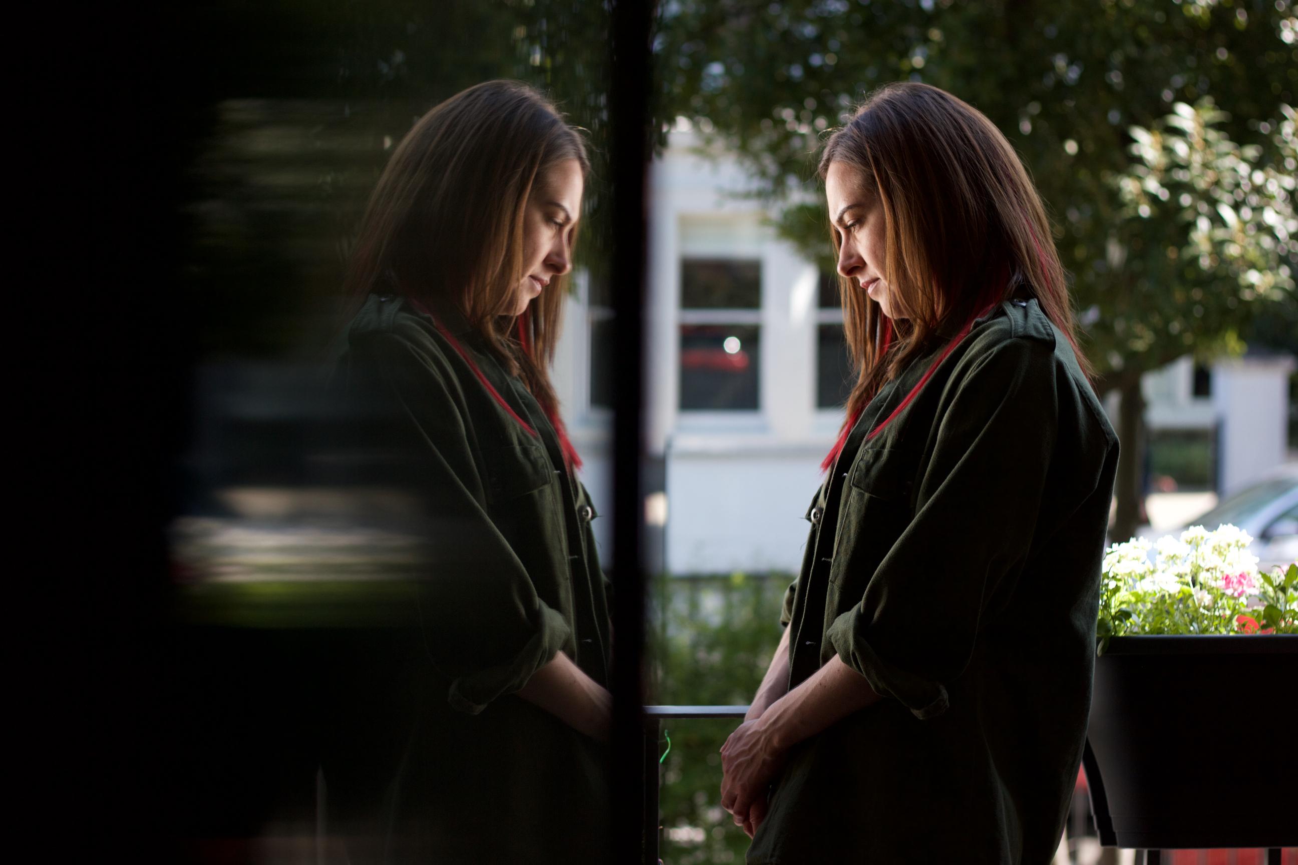 actor Sian Hill large photo