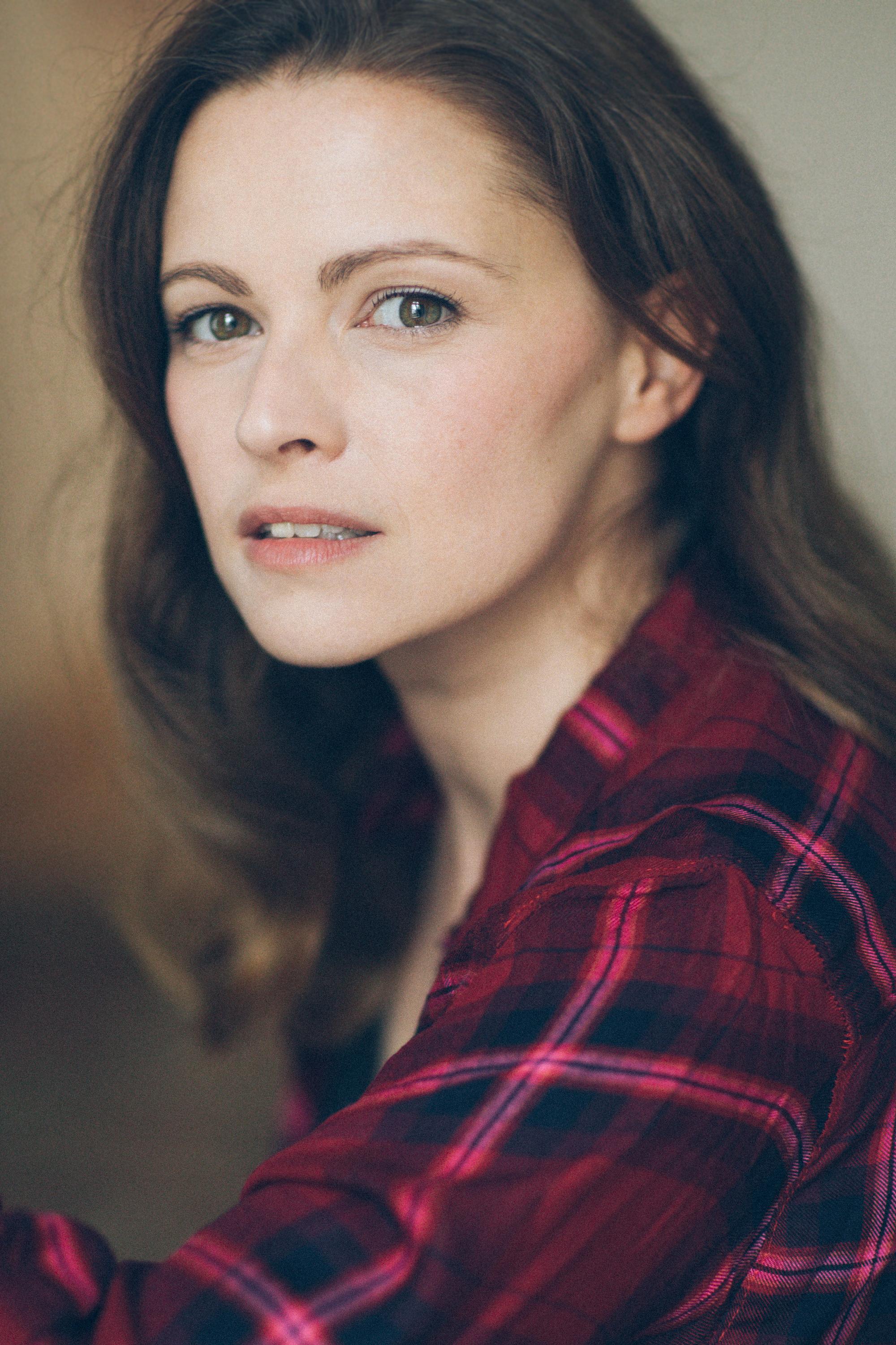 actor Jennifer Ulrich large photo