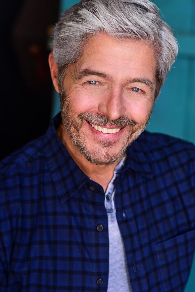 actor Buzz Leer large photo