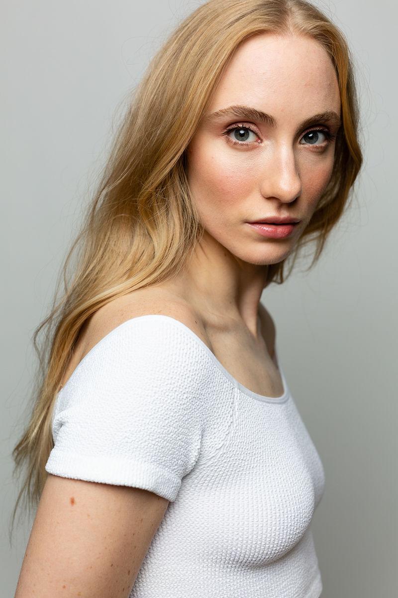 actor Claire Manning large photo