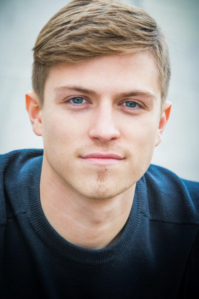 actor Will Cuddy large photo