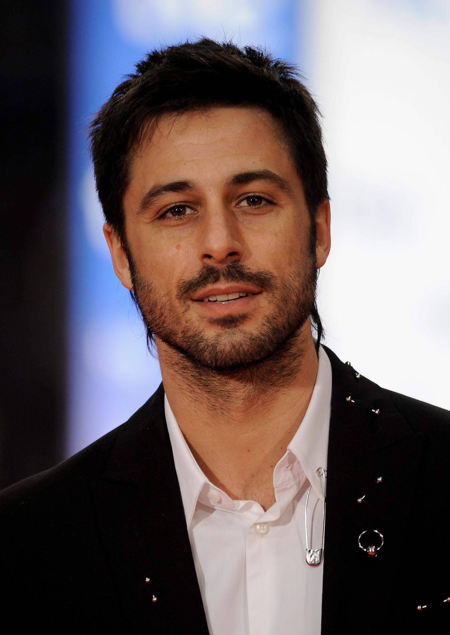 actor Hugo Silva large photo