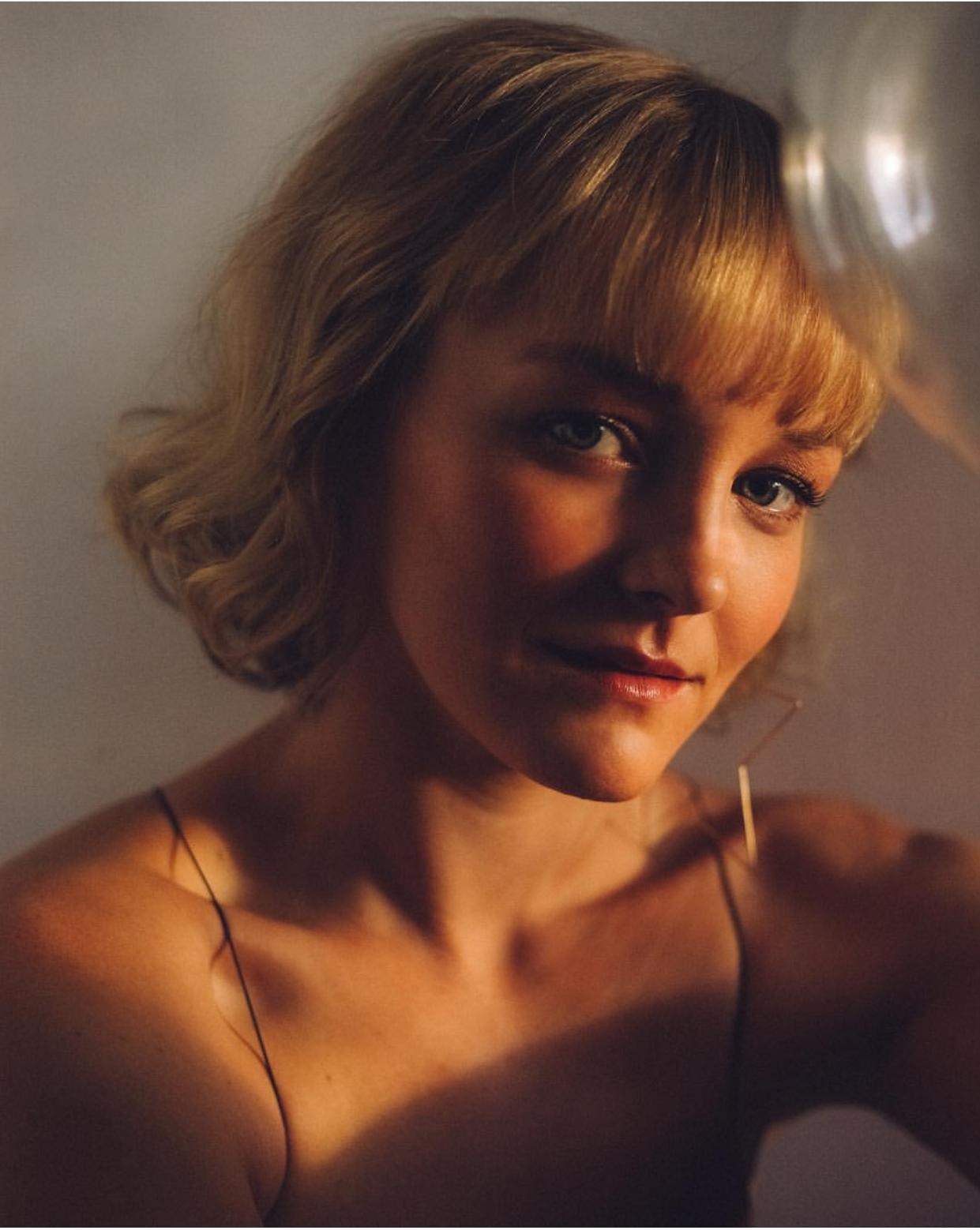 actor Chelsea Lopez large photo