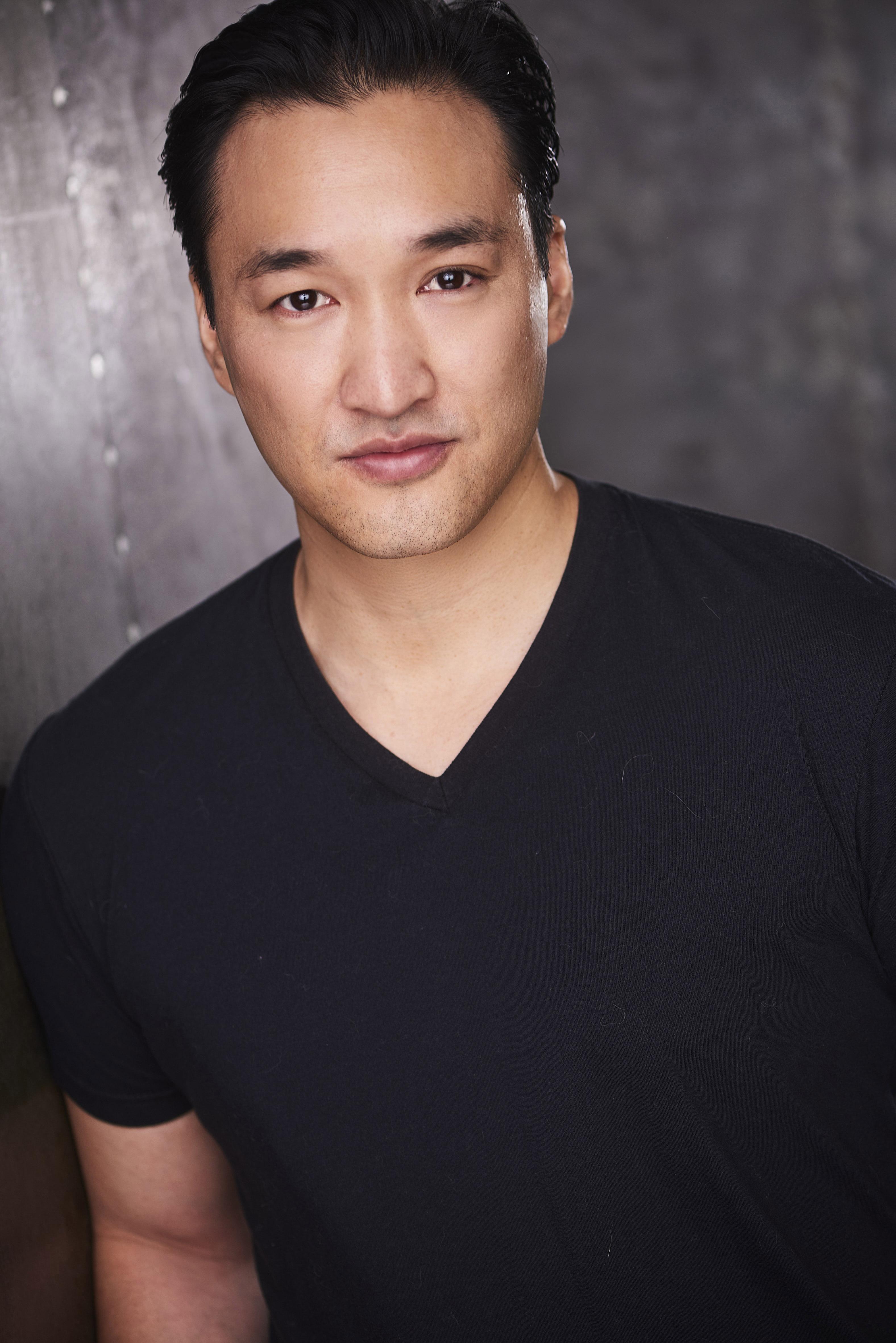 actor Mike Ginn large photo