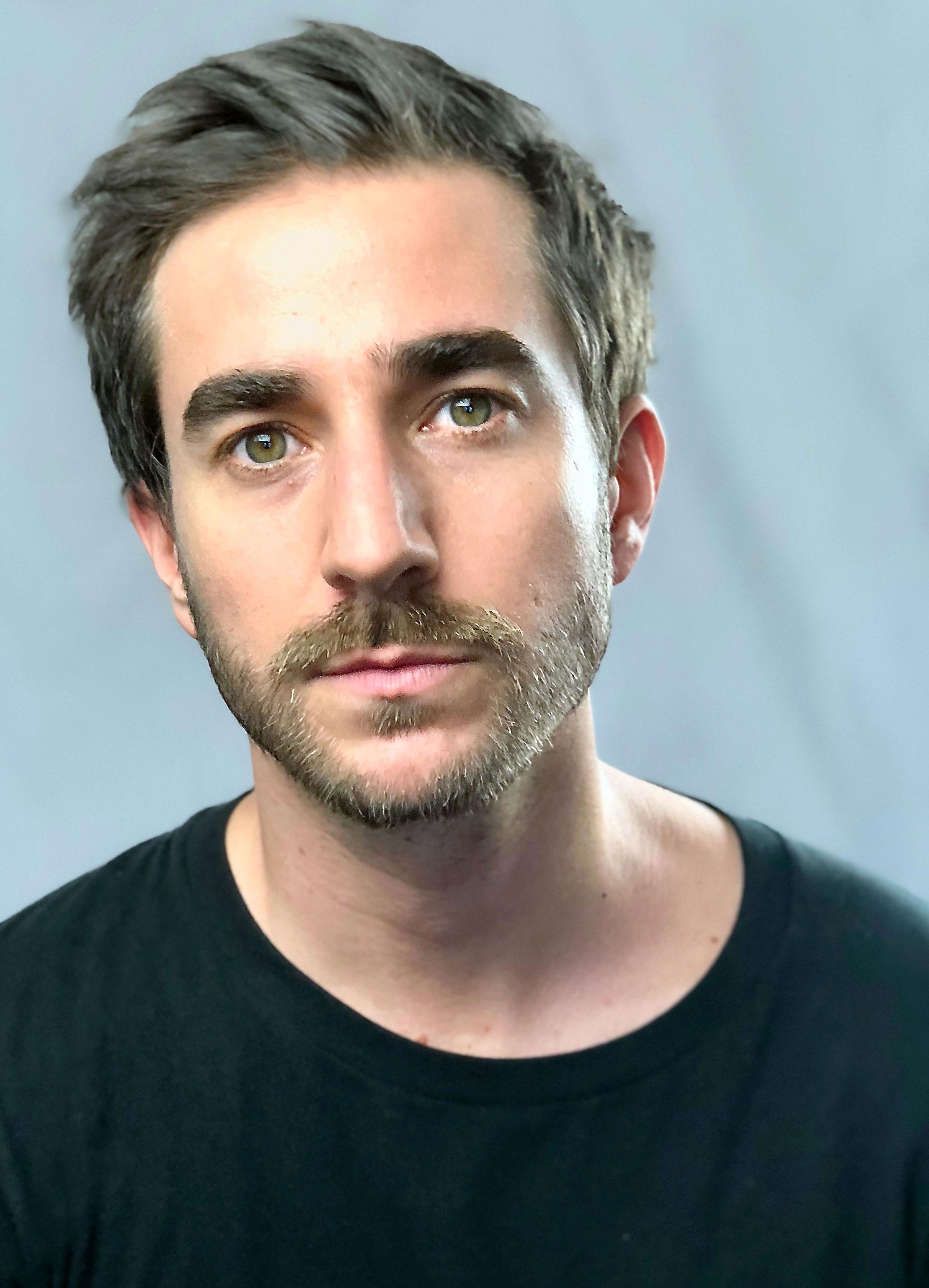 actor Cristo Montt large photo