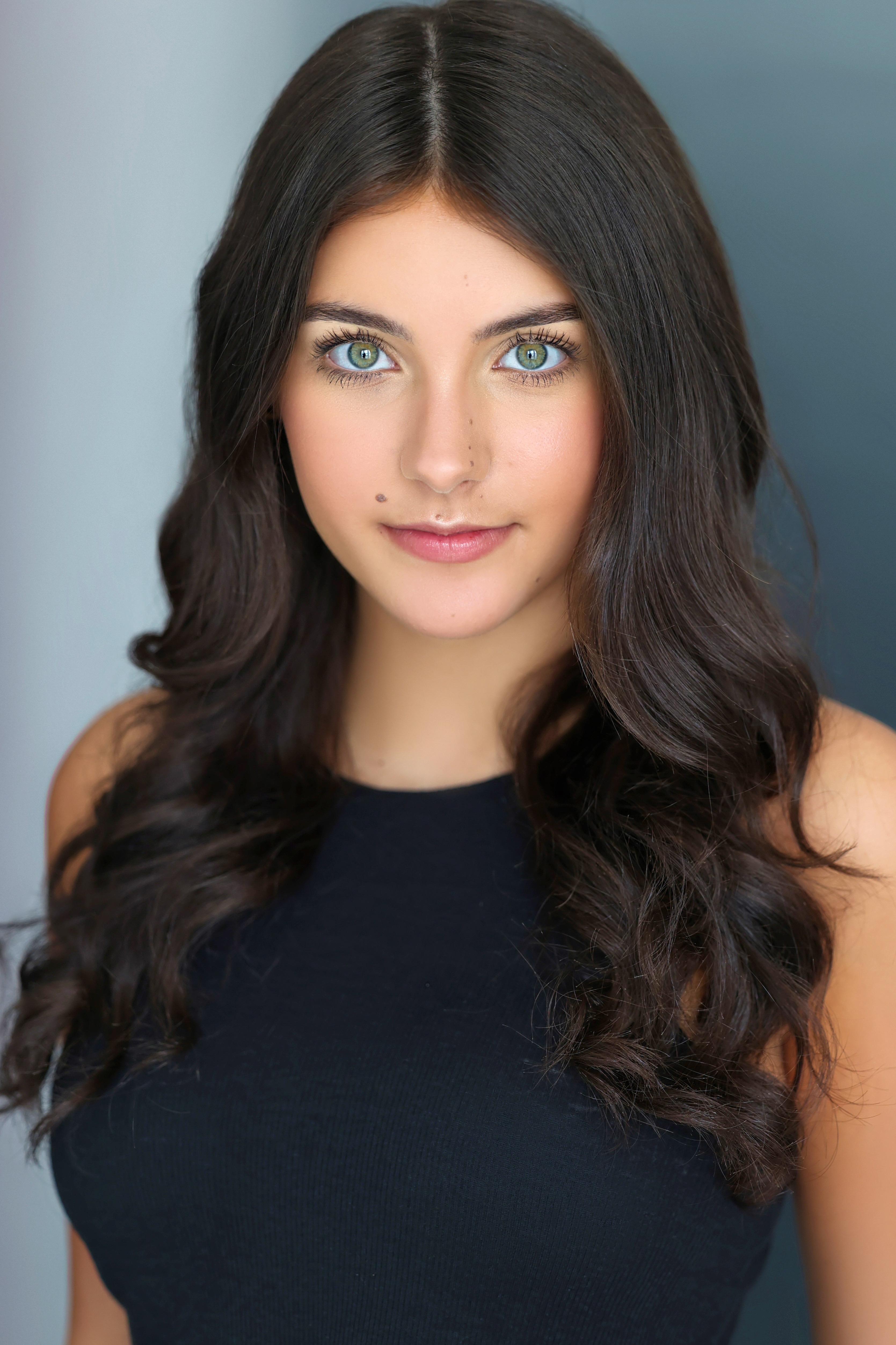 actor Avary Anderson large photo