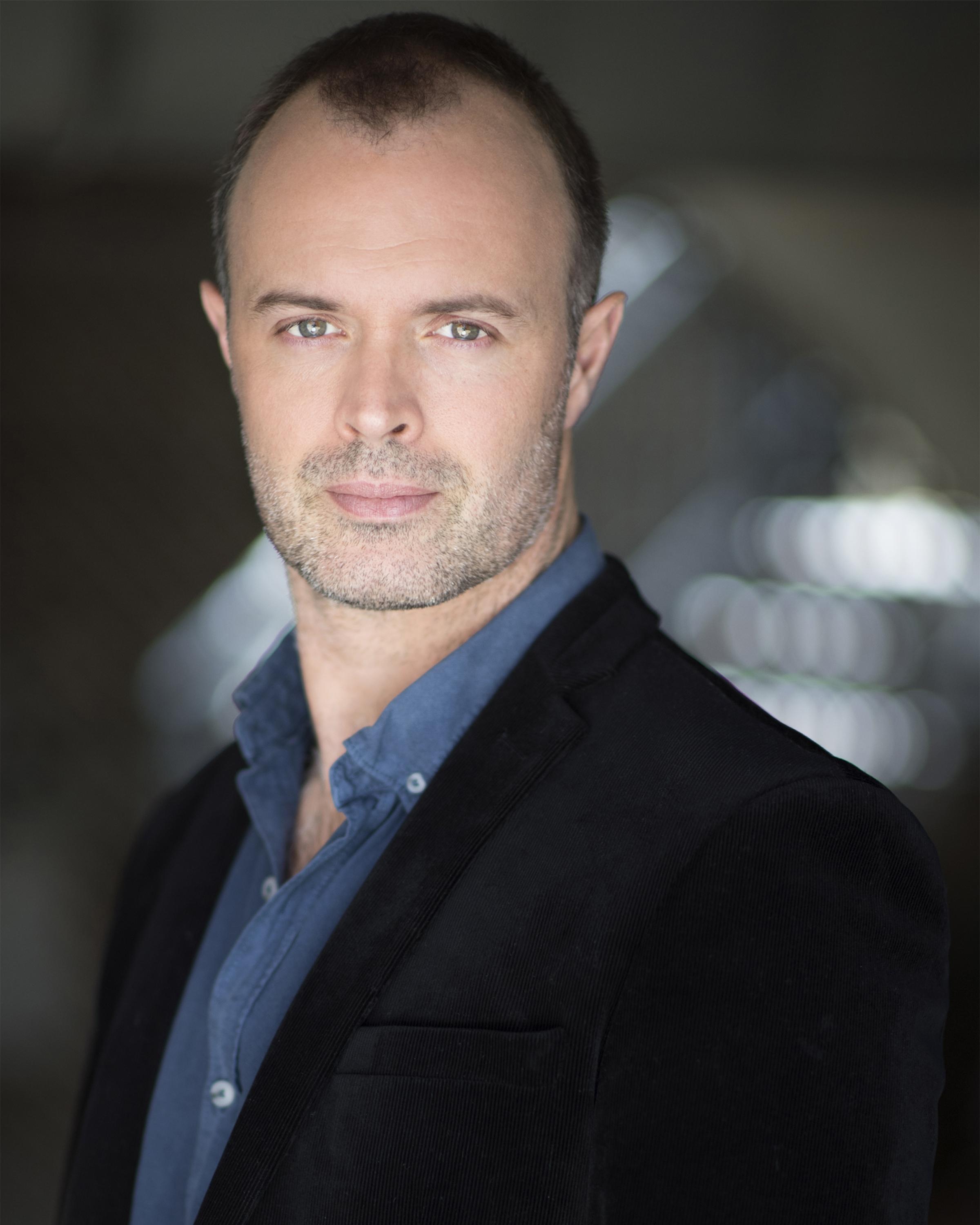 actor Anthony Gooley large photo