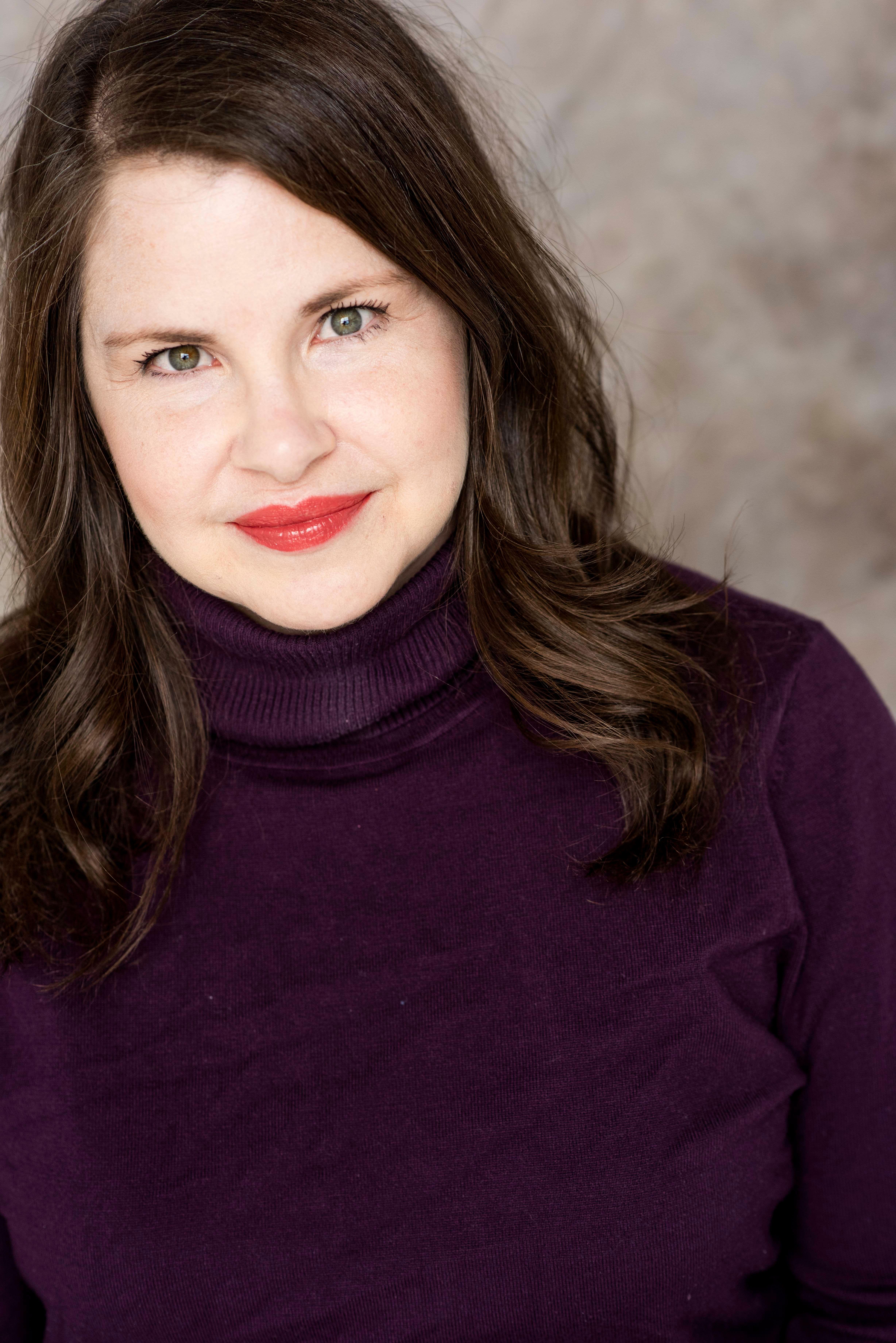 actor Tiffany Pearson large photo