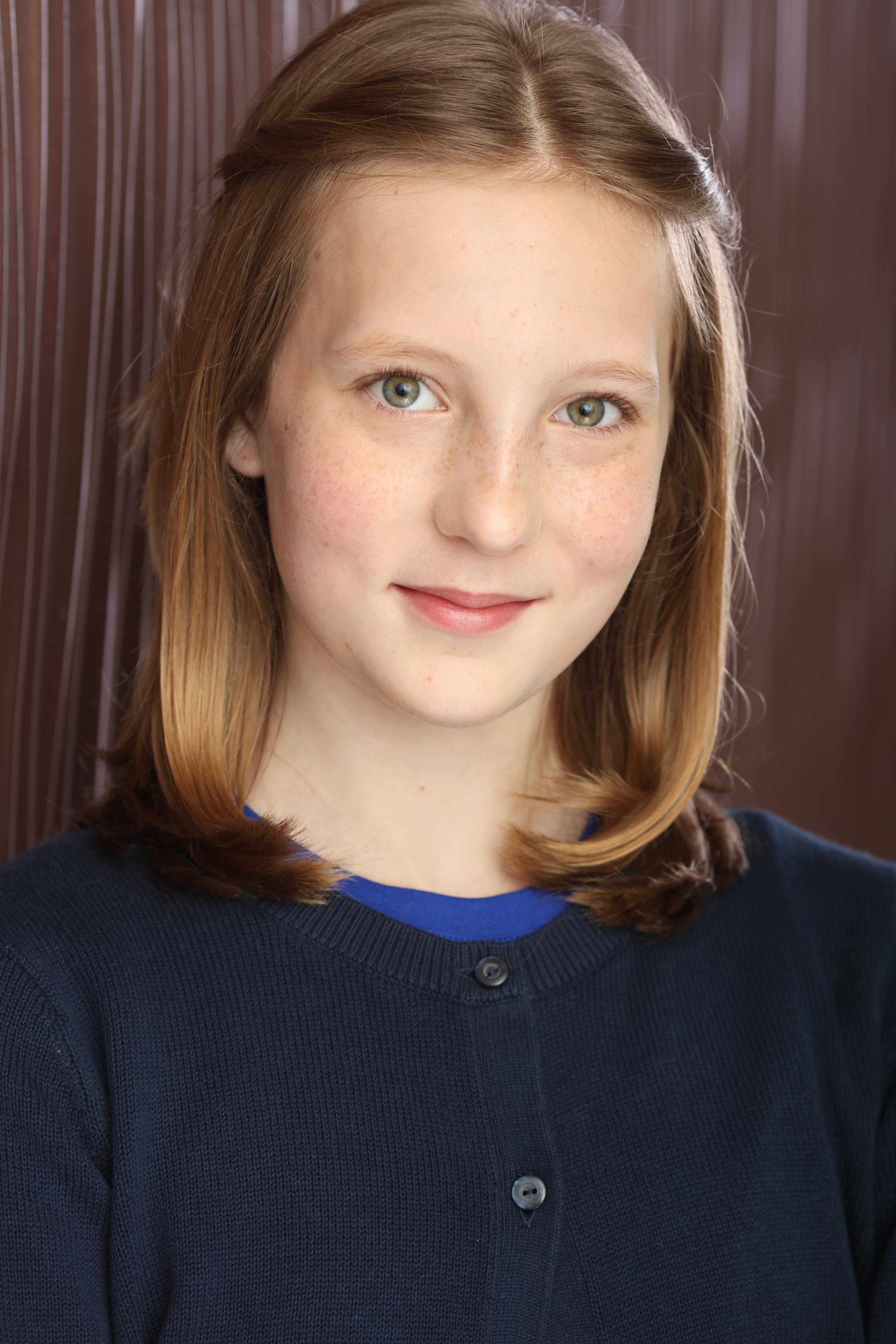 actor Emma Yarovinsky large photo