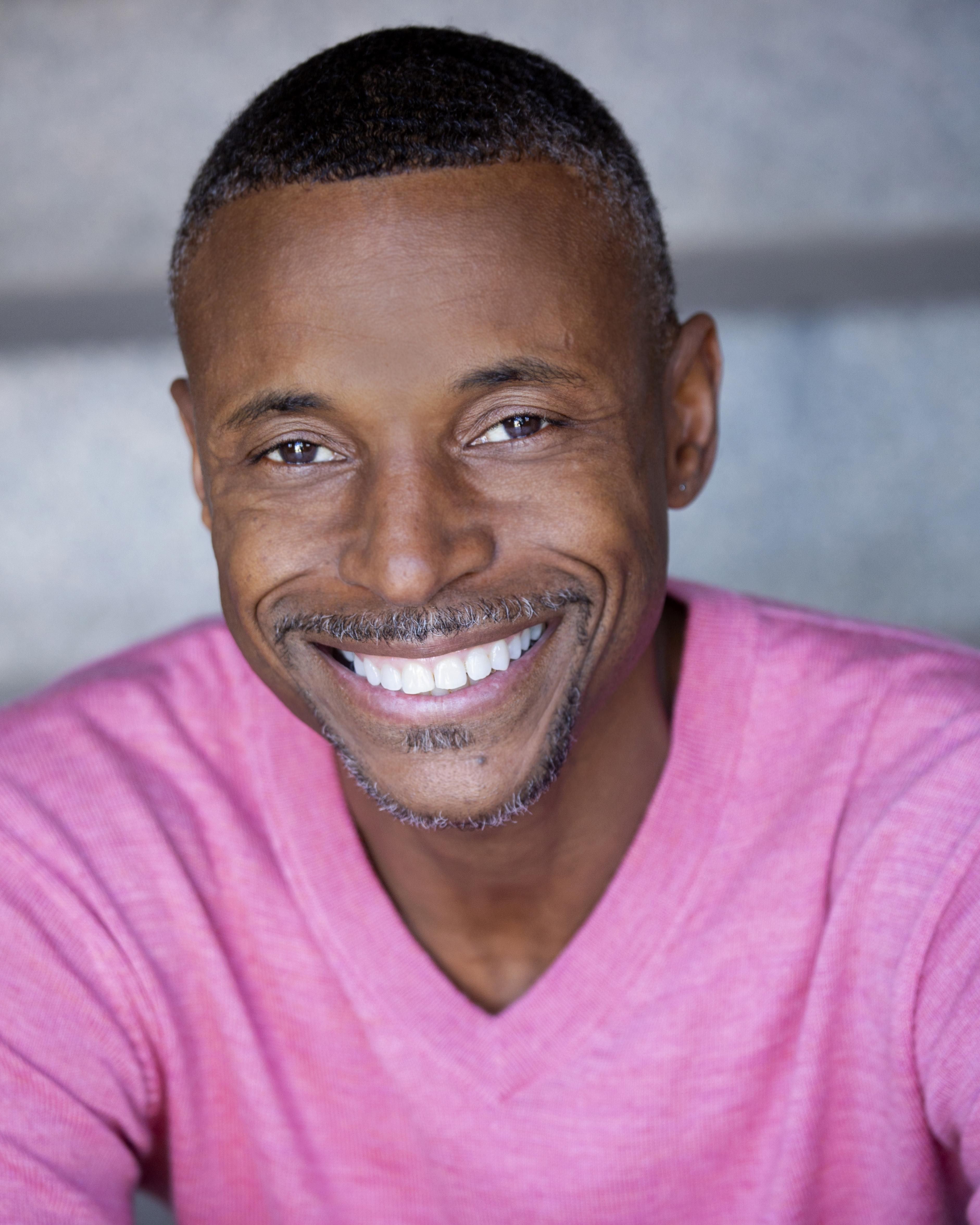 actor Alvis Lewis large photo