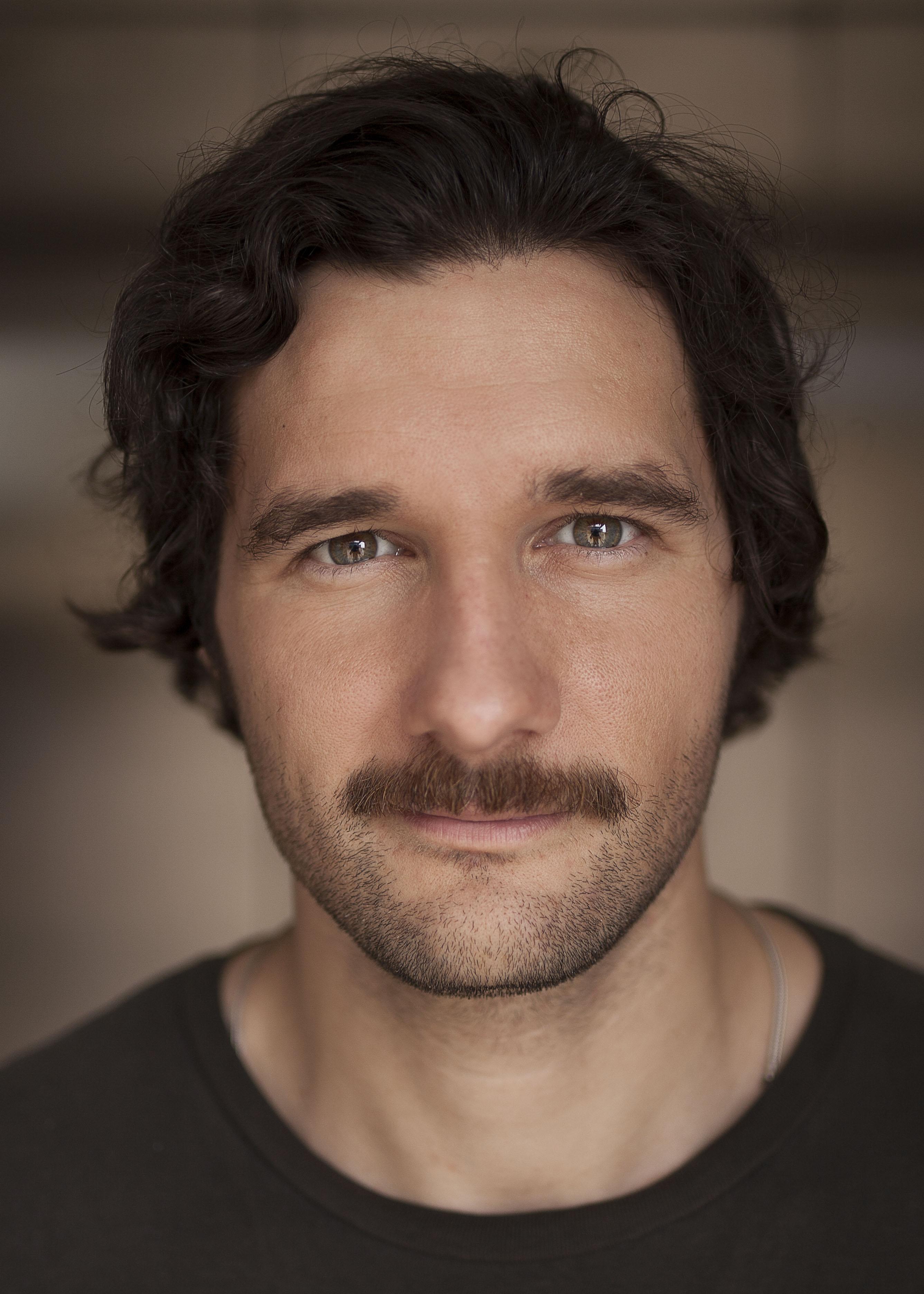 actor Avery Merrifield large photo